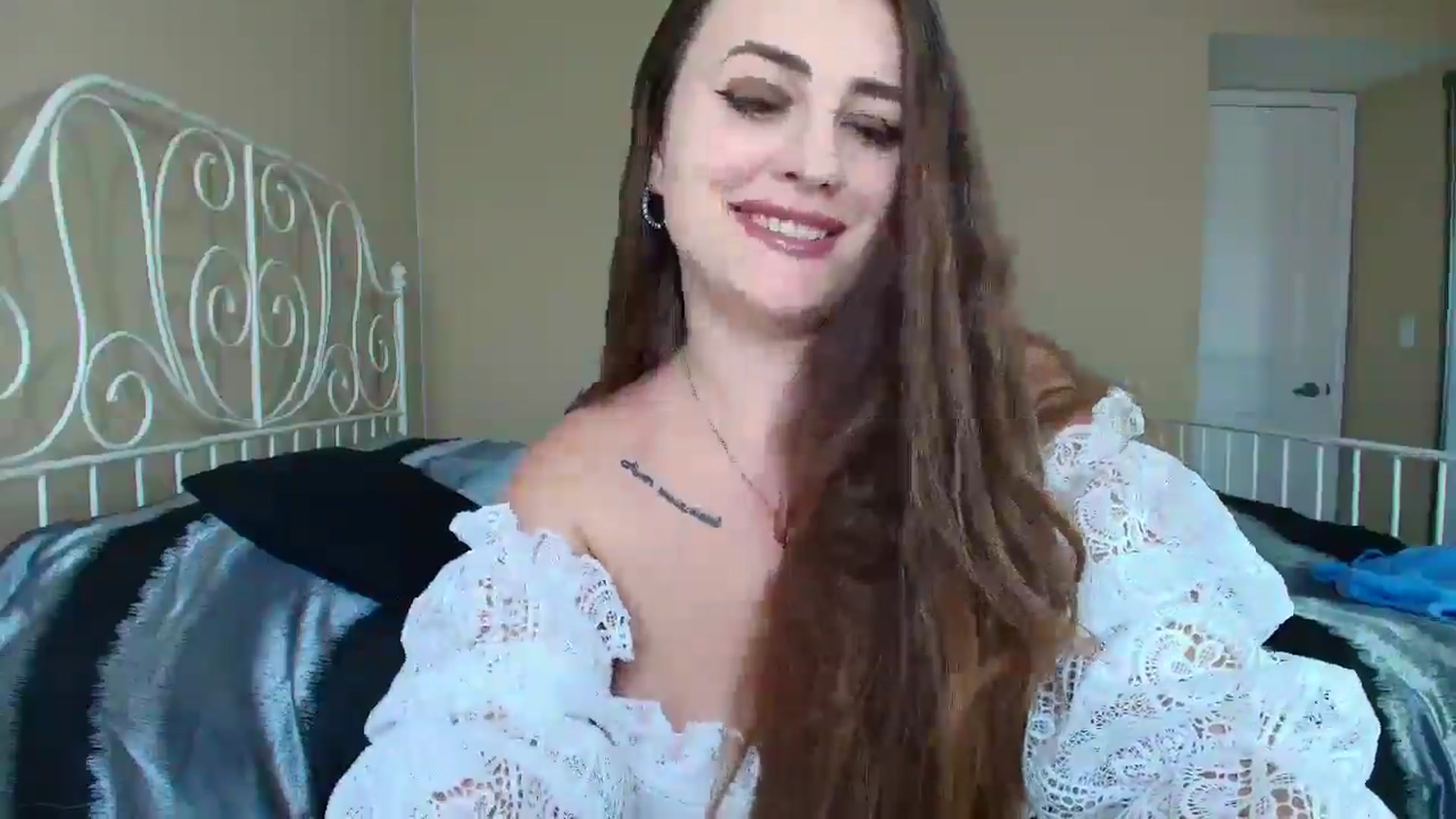 Gallery image thumbnail from CoronaExtra_'s myfreecams stream on, 06/23/2025, 19:53 image 19 of 20