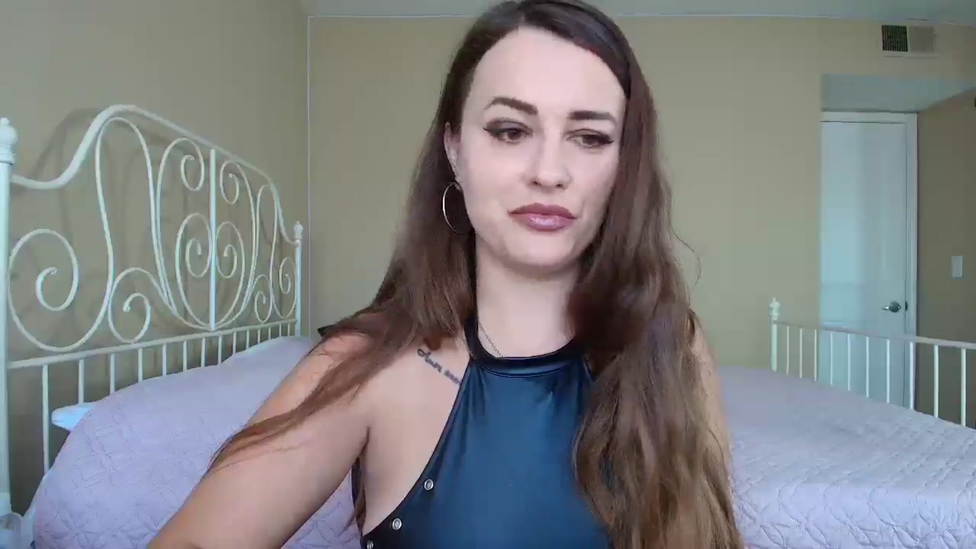 Gallery image thumbnail from CoronaExtra_'s myfreecams stream on, 07/28/2025, 19:42 image 2 of 20