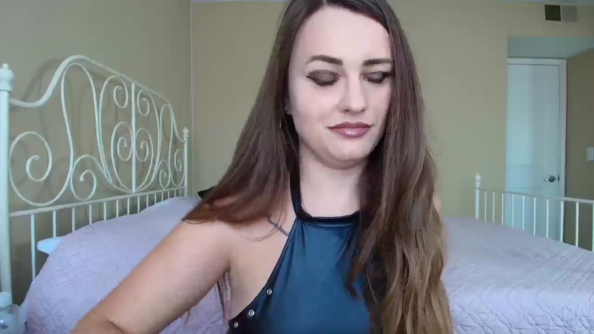 Gallery image thumbnail from CoronaExtra_'s myfreecams stream on, 07/28/2025, 20:57 image 5 of 20