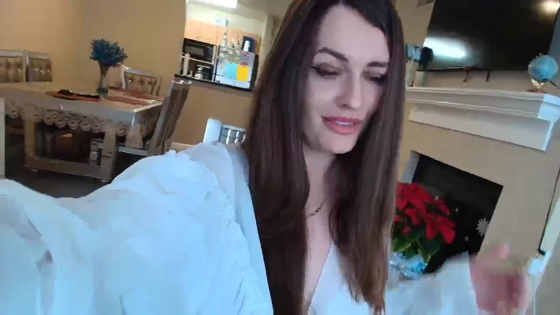 Gallery image thumbnail from CoronaExtra_'s myfreecams stream on, 12/05/2025, 21:06 image 17 of 20