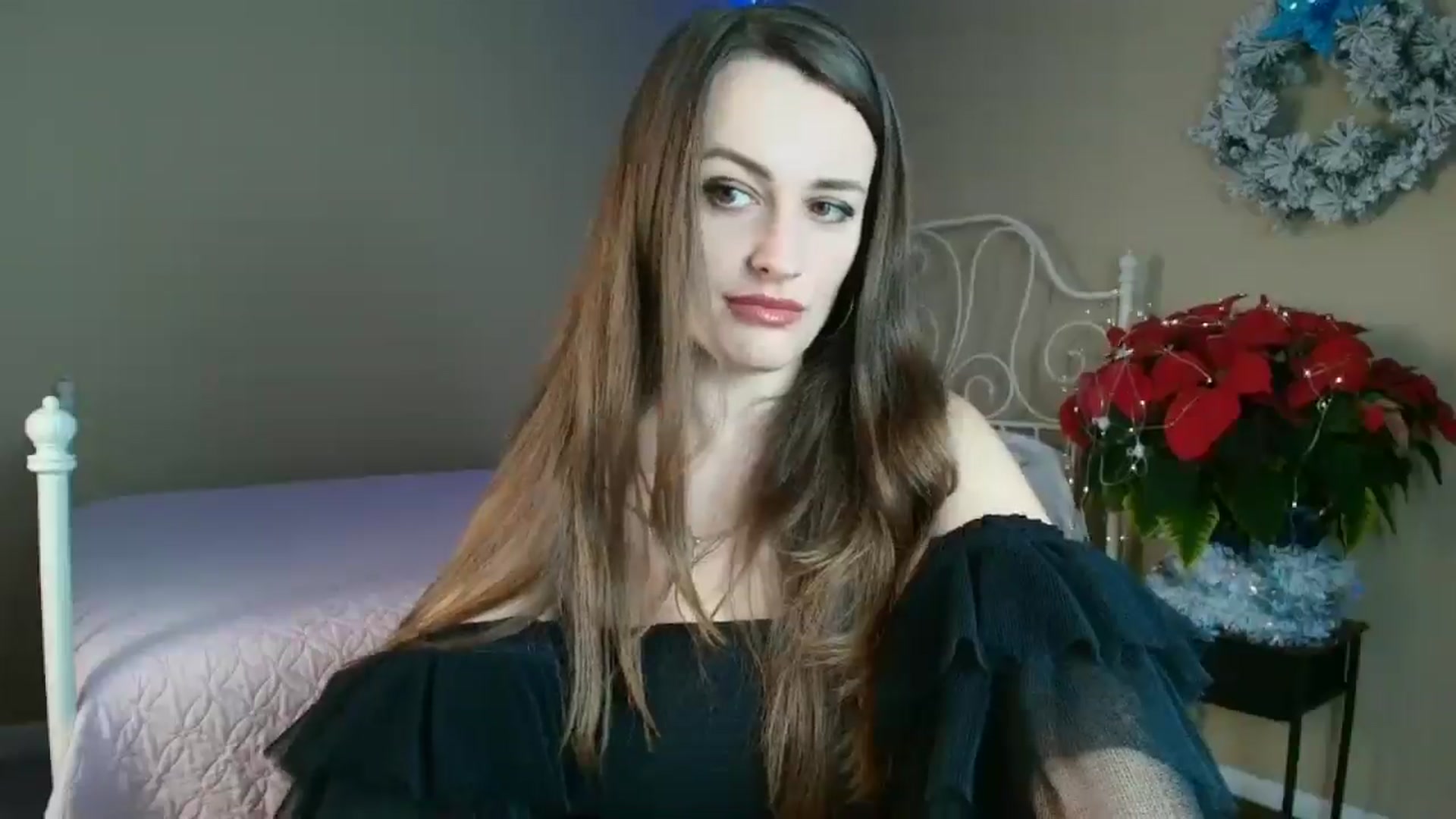 Gallery image thumbnail from CoronaExtra_'s myfreecams stream on, 12/06/2025, 22:21 image 13 of 20
