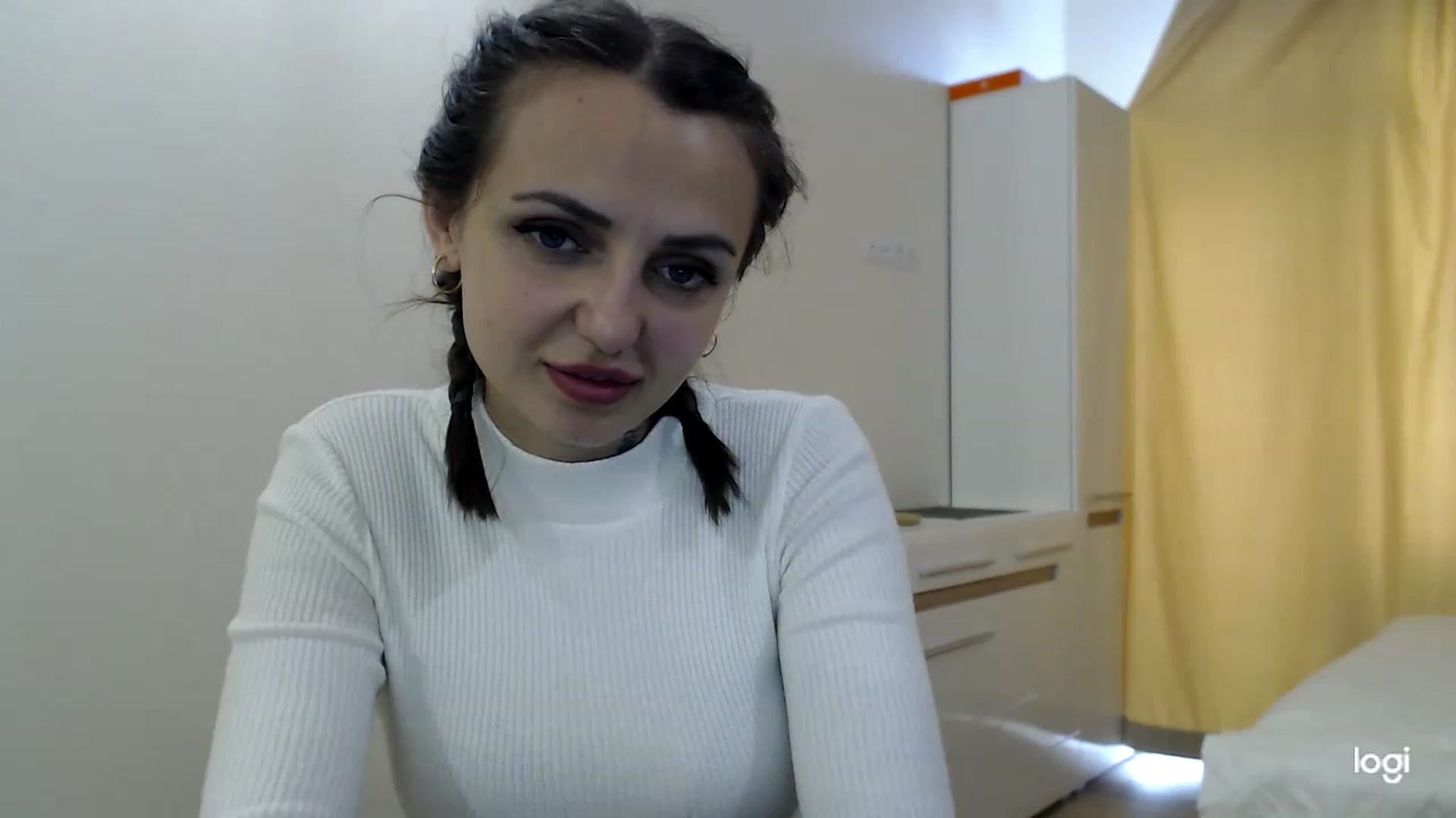 Gallery image thumbnail from CosNia's myfreecams stream on, 02/28/2023, 11:44 image 8 of 20