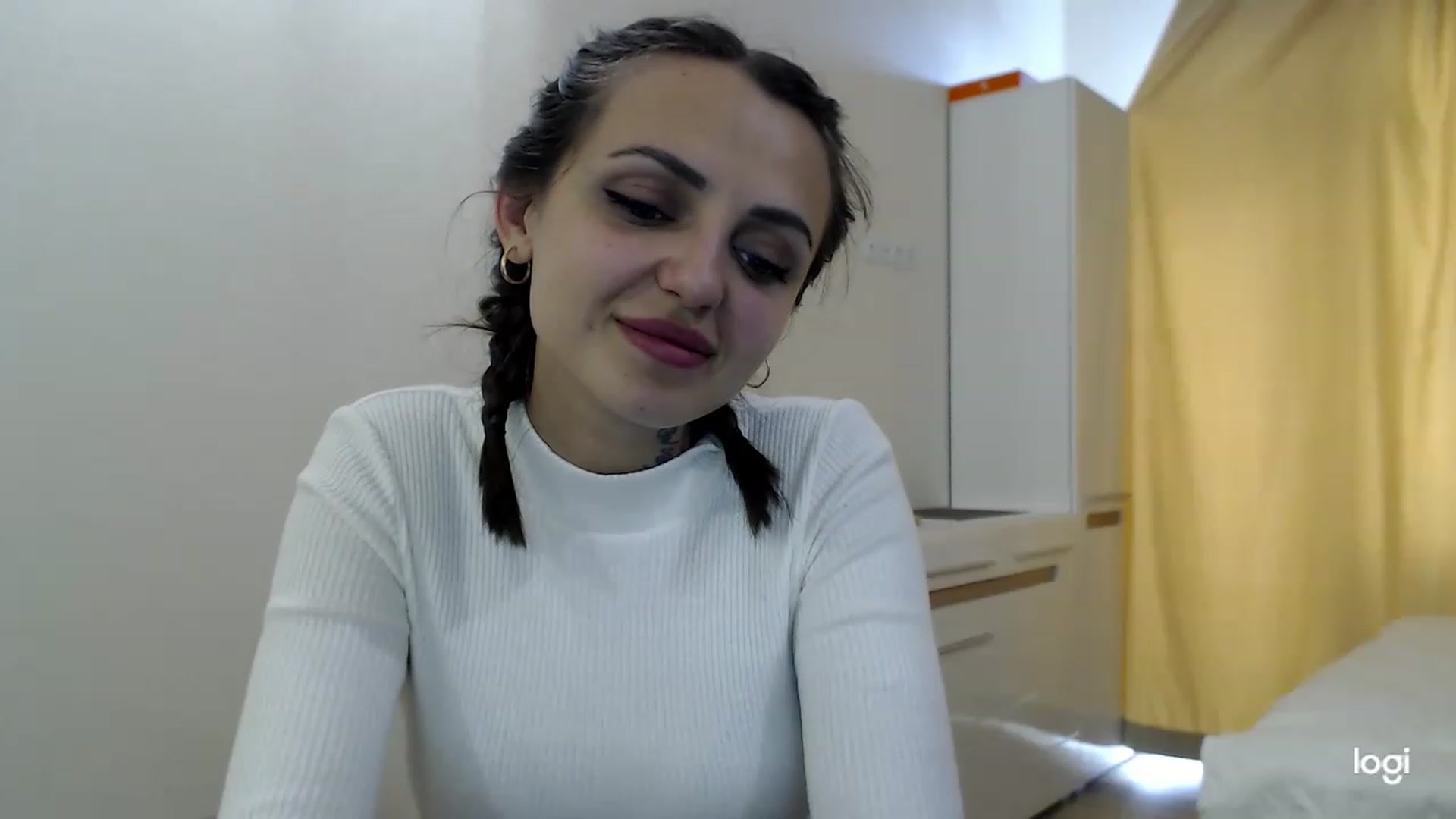 Gallery image thumbnail from CosNia's myfreecams stream on, 02/28/2023, 11:44 image 10 of 20