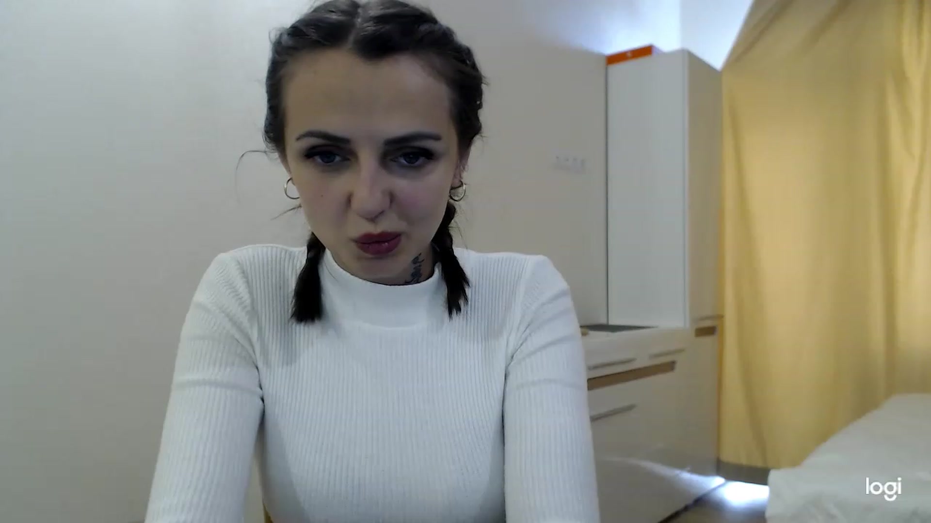 Gallery image thumbnail from CosNia's myfreecams stream on, 02/28/2023, 11:44 image 6 of 20