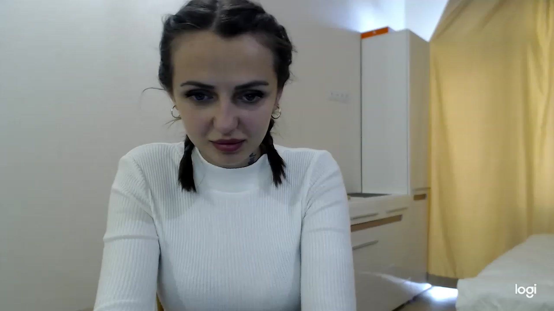 Gallery image thumbnail from CosNia's myfreecams stream on, 02/28/2023, 11:44 image 7 of 20