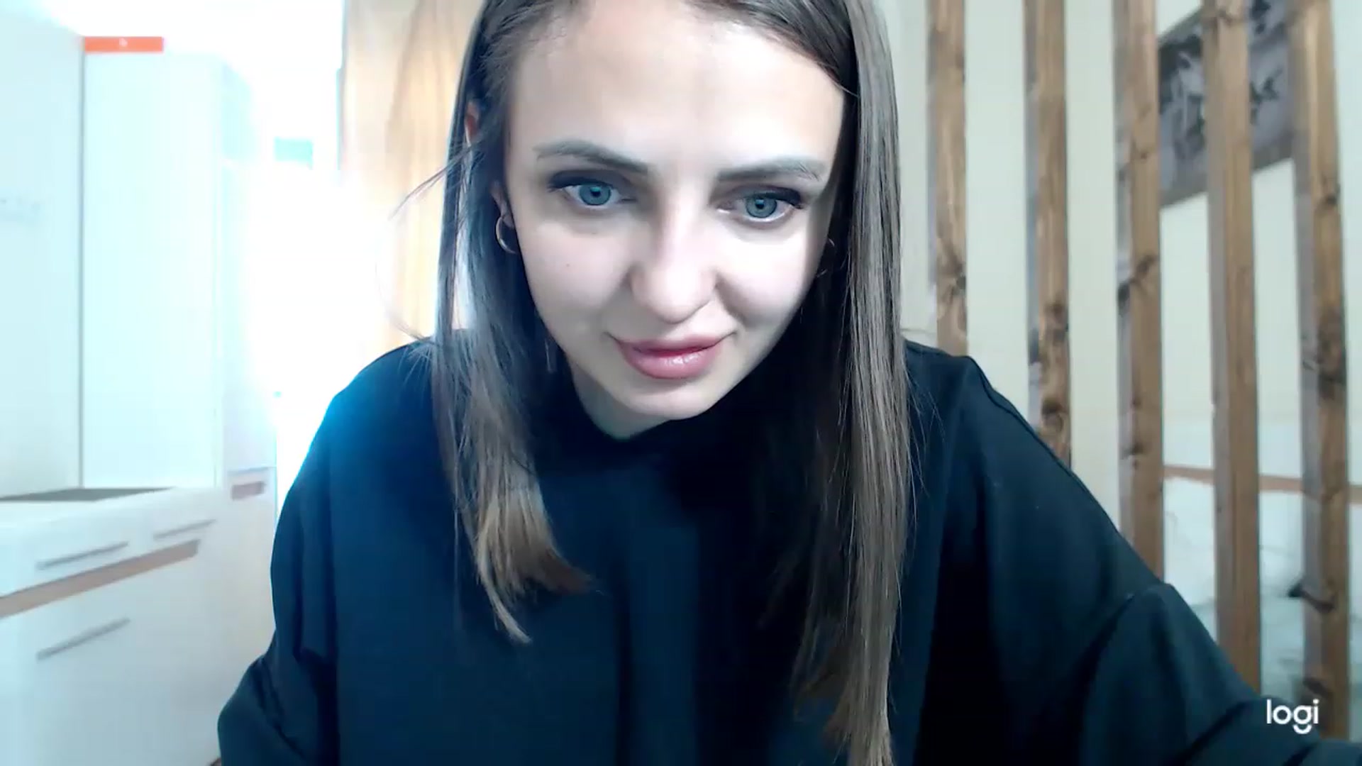 Gallery image thumbnail from CosNia's myfreecams stream on, 03/05/2023, 11:33 image 13 of 20