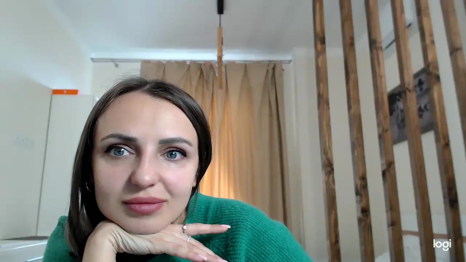 Gallery image thumbnail from CosNia's myfreecams stream on, 03/07/2023, 09:09 image 16 of 20