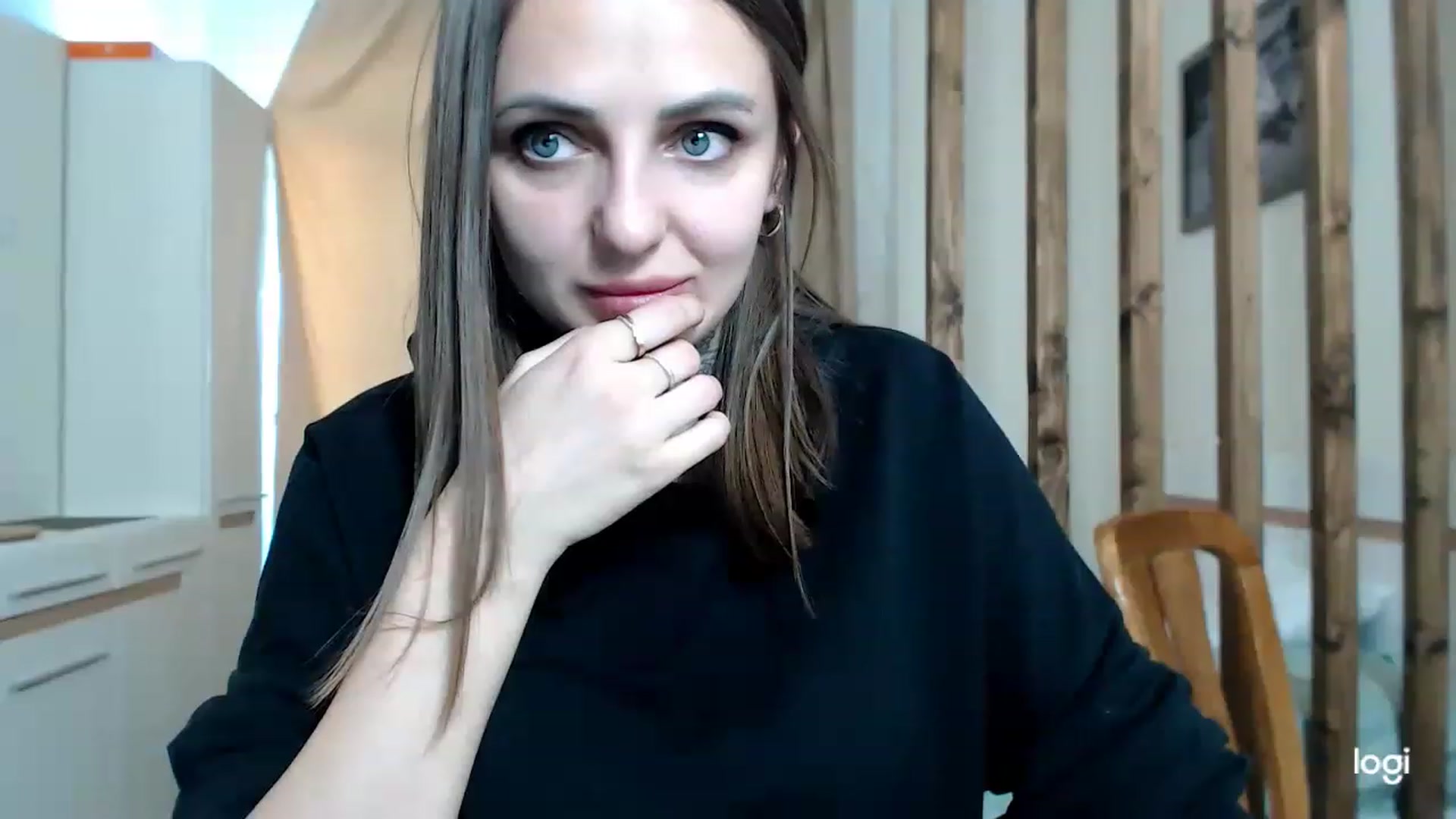 Gallery image thumbnail from CosNia's myfreecams stream on, 03/12/2023, 13:25 image 6 of 20