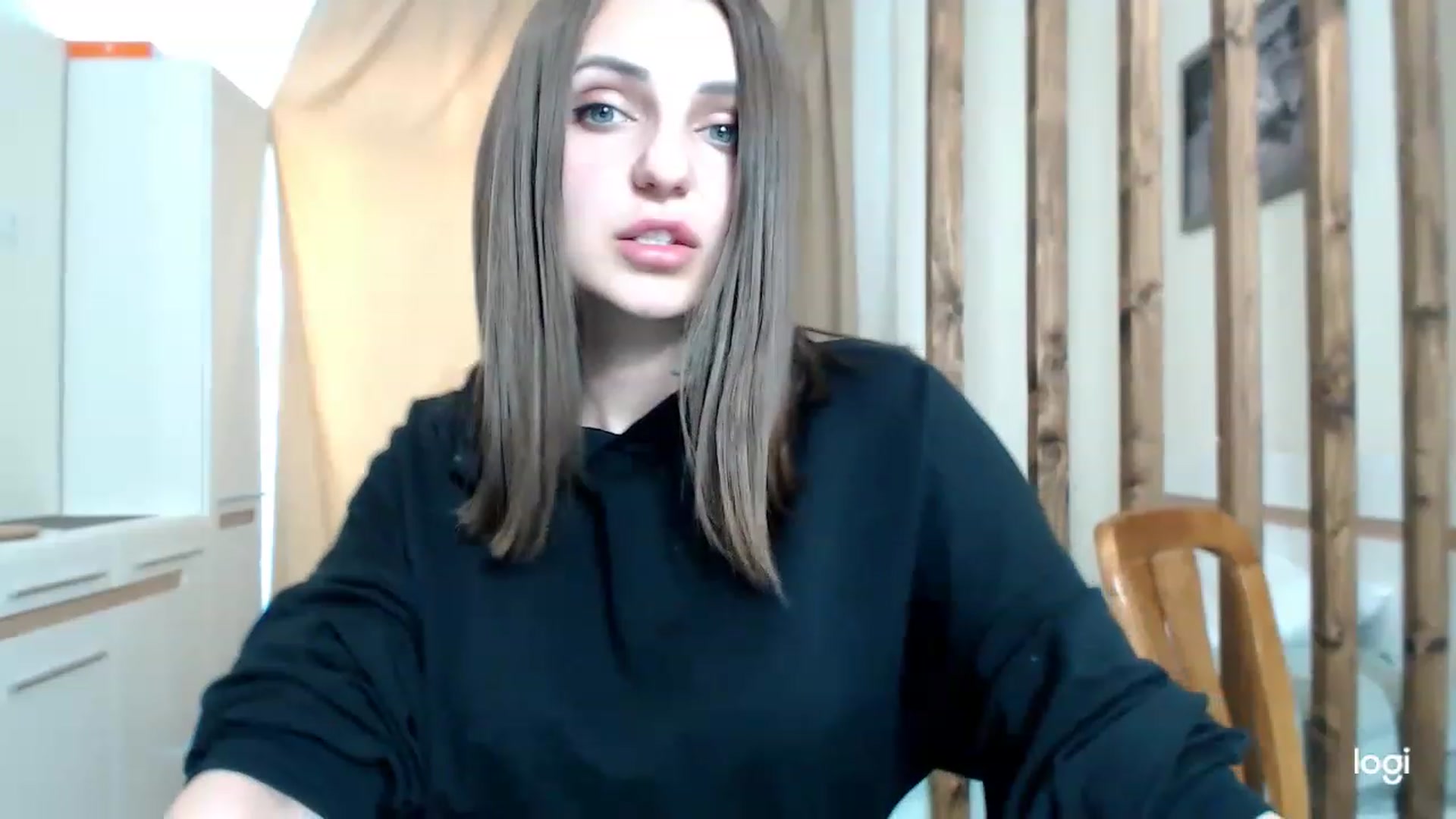 Gallery image thumbnail from CosNia's myfreecams stream on, 03/12/2023, 13:25 image 17 of 20