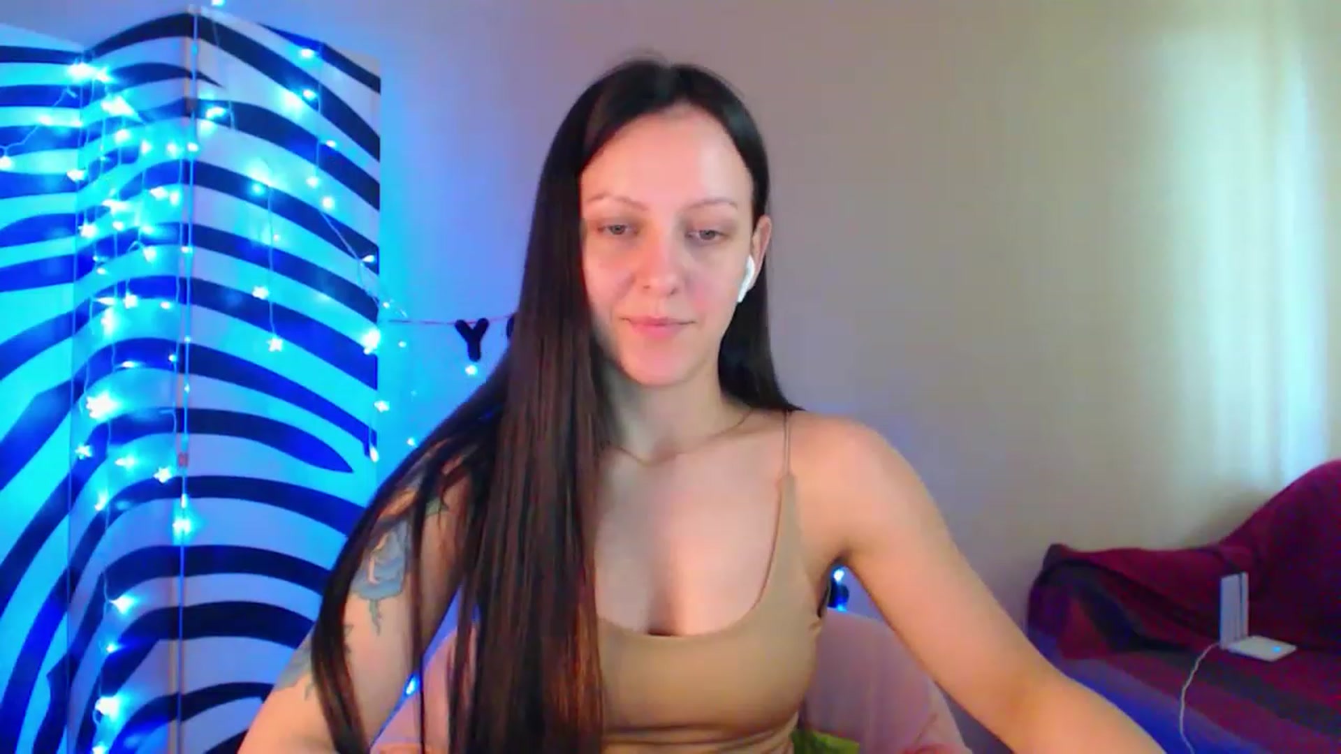 Gallery image thumbnail from Cos_Sexy's myfreecams stream on, 06/02/2023, 13:39 image 12 of 20
