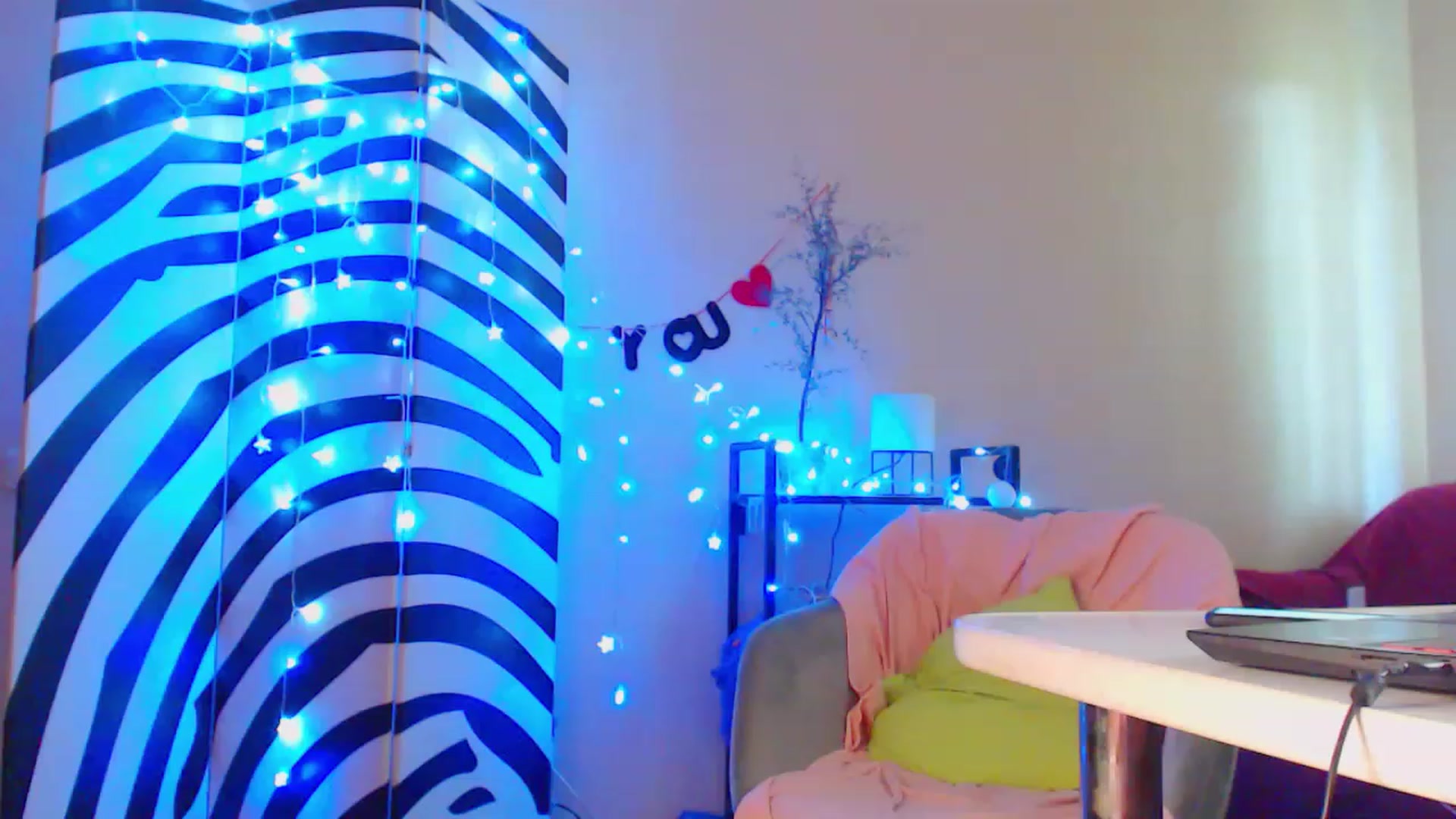 Gallery image thumbnail from Cos_Sexy's myfreecams stream on, 06/05/2023, 13:25 image 11 of 20