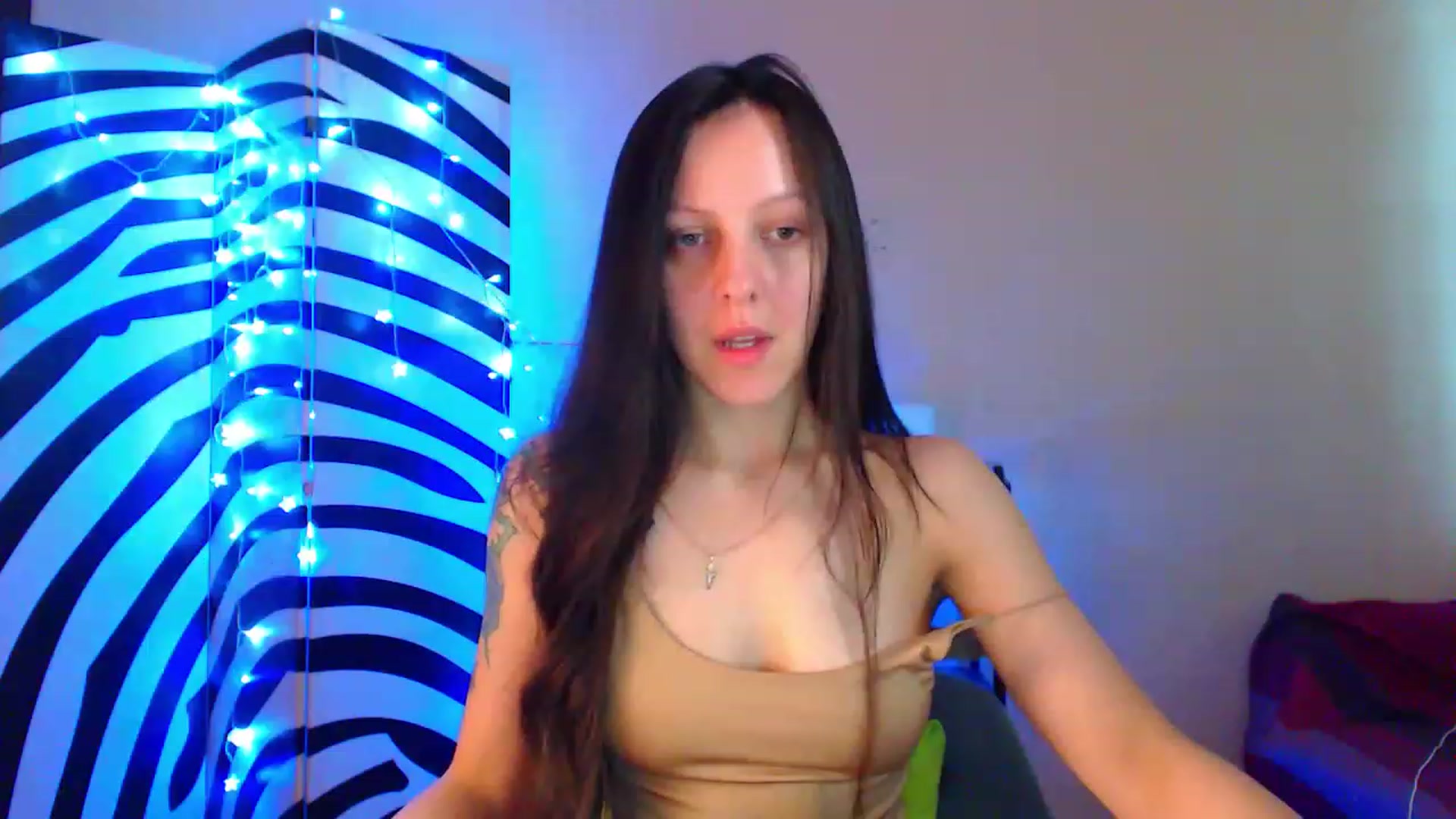 Gallery image thumbnail from Cos_Sexy's myfreecams stream on, 06/06/2023, 09:38 image 13 of 20