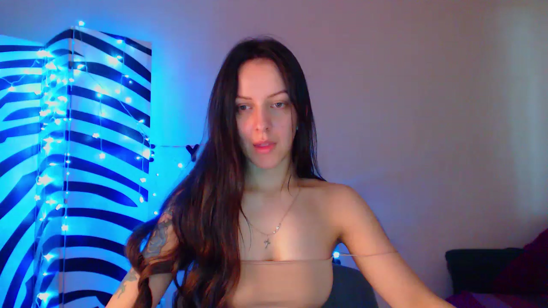 Gallery image thumbnail from Cos_Sexy's myfreecams stream on, 06/12/2023, 10:57 image 13 of 20
