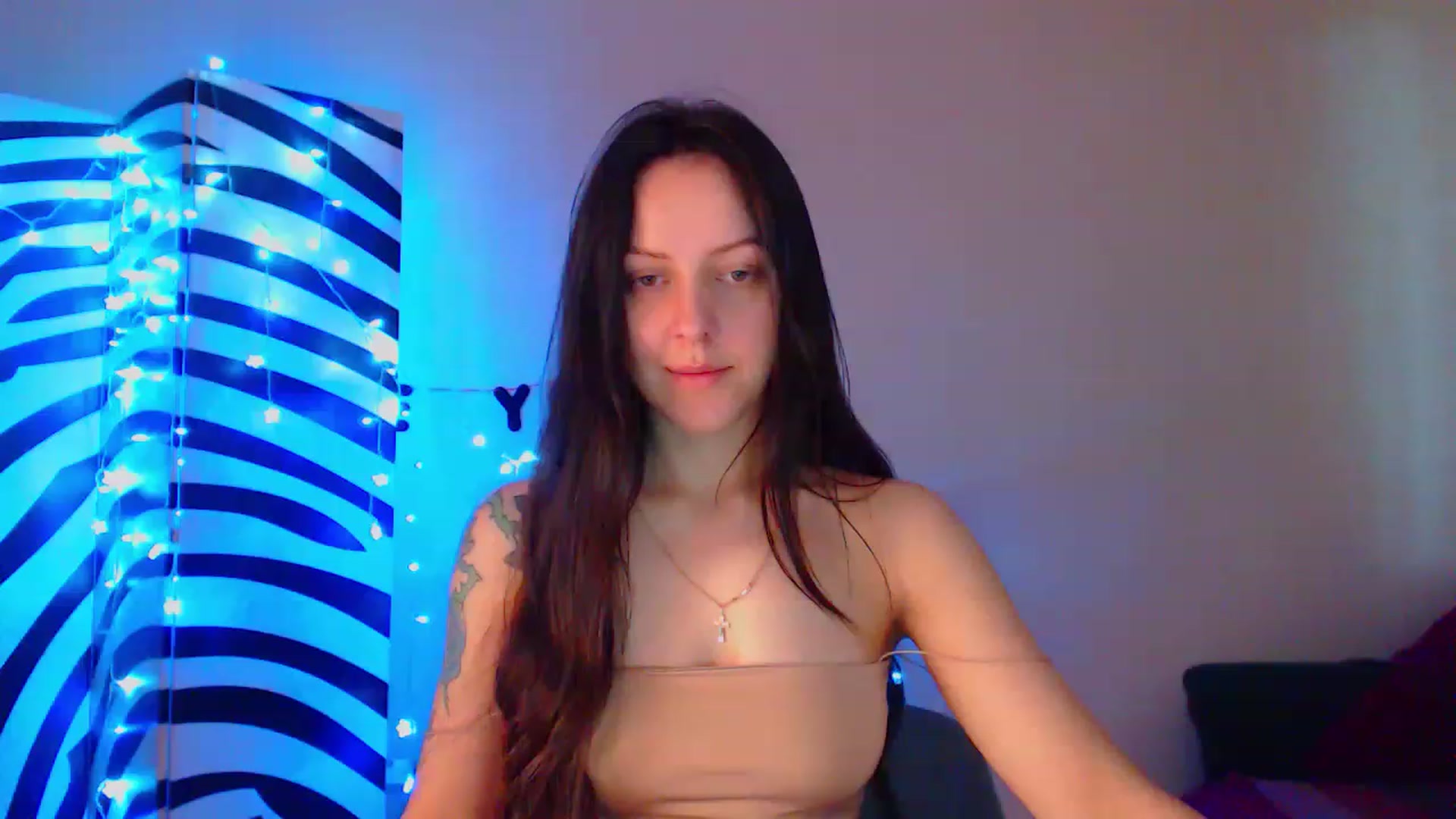 Gallery image thumbnail from Cos_Sexy's myfreecams stream on, 06/12/2023, 10:57 image 10 of 20