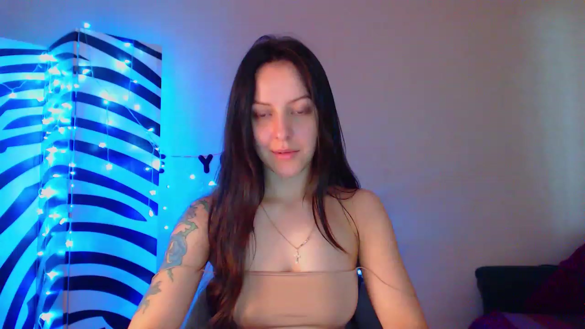 Gallery image thumbnail from Cos_Sexy's myfreecams stream on, 06/12/2023, 10:57 image 8 of 20