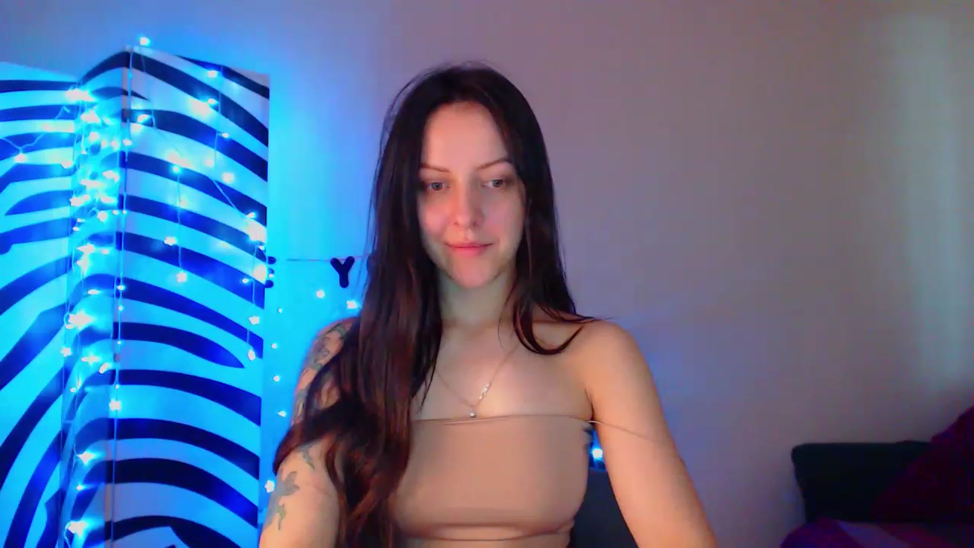Gallery image thumbnail from Cos_Sexy's myfreecams stream on, 06/12/2023, 10:57 image 14 of 20