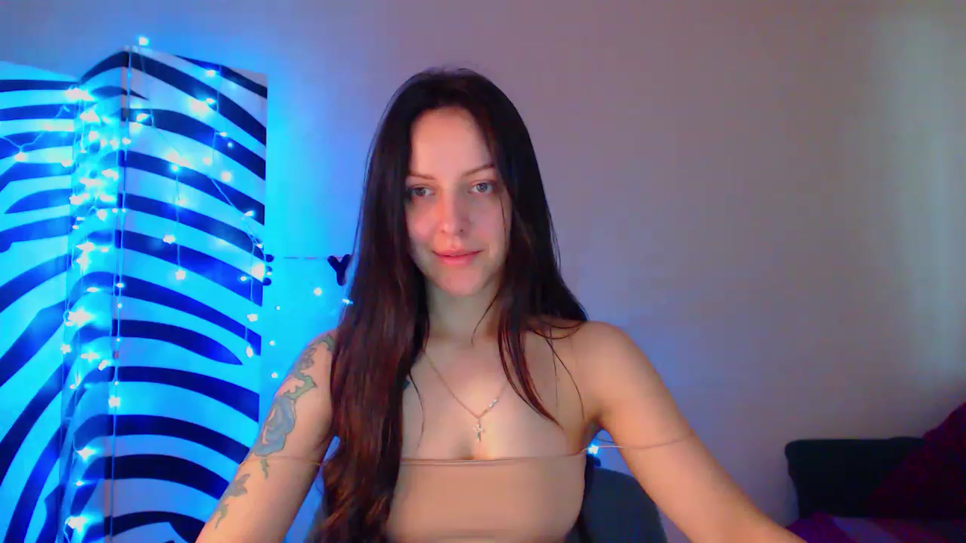 Gallery image thumbnail from Cos_Sexy's myfreecams stream on, 06/12/2023, 10:57 image 12 of 20