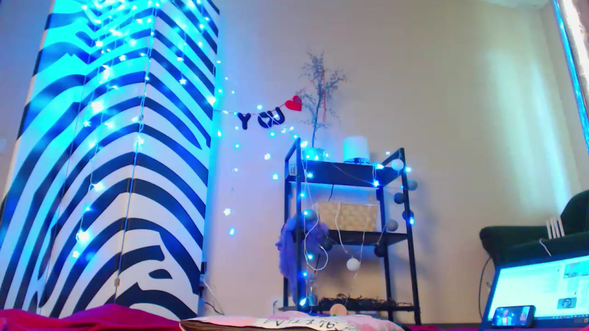 Gallery image thumbnail from Cos_Sexy's myfreecams stream on, 06/16/2023, 11:50 image 18 of 20
