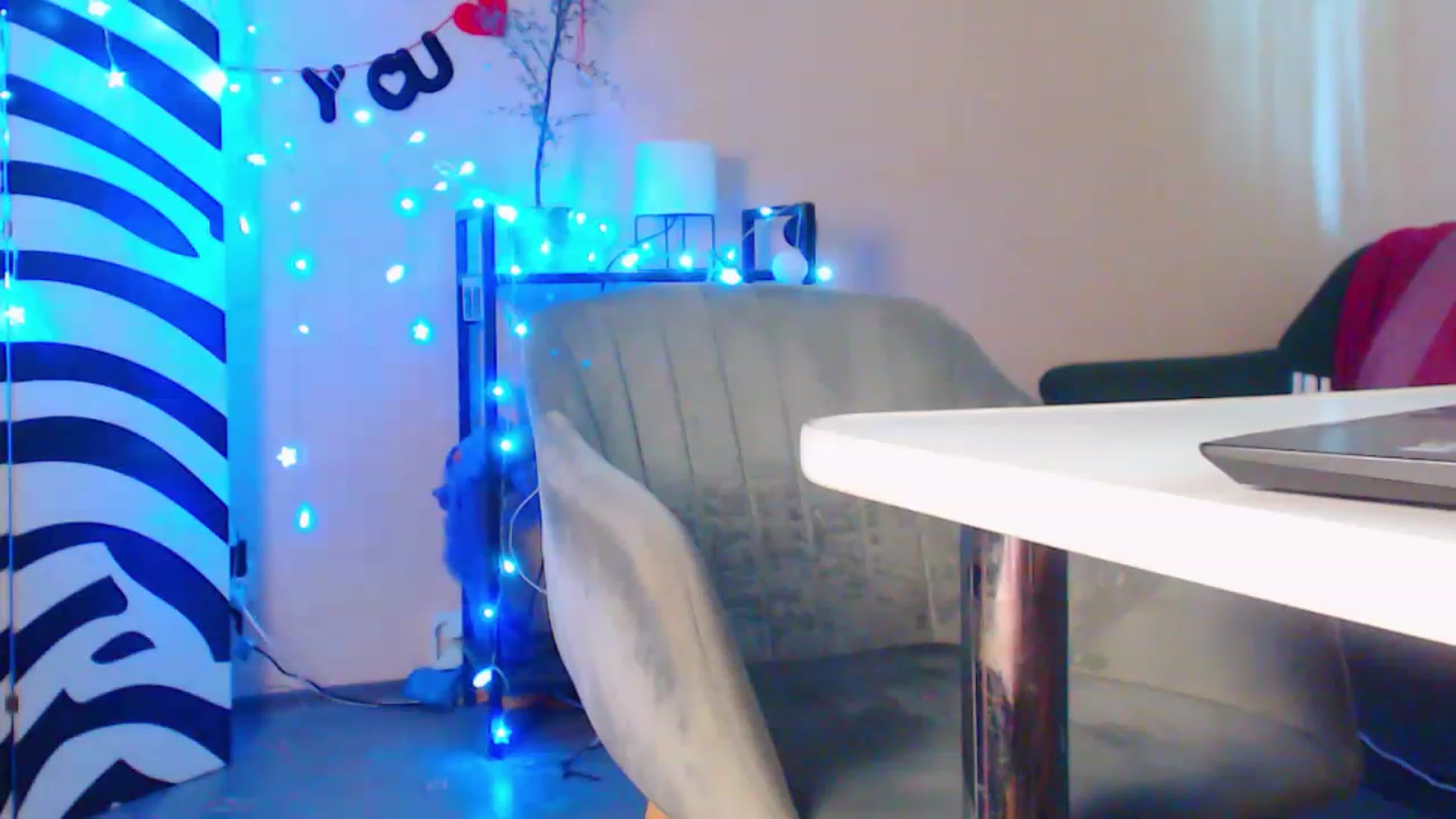 Gallery image thumbnail from Cos_Sexy's myfreecams stream on, 06/19/2023, 12:27 image 6 of 20