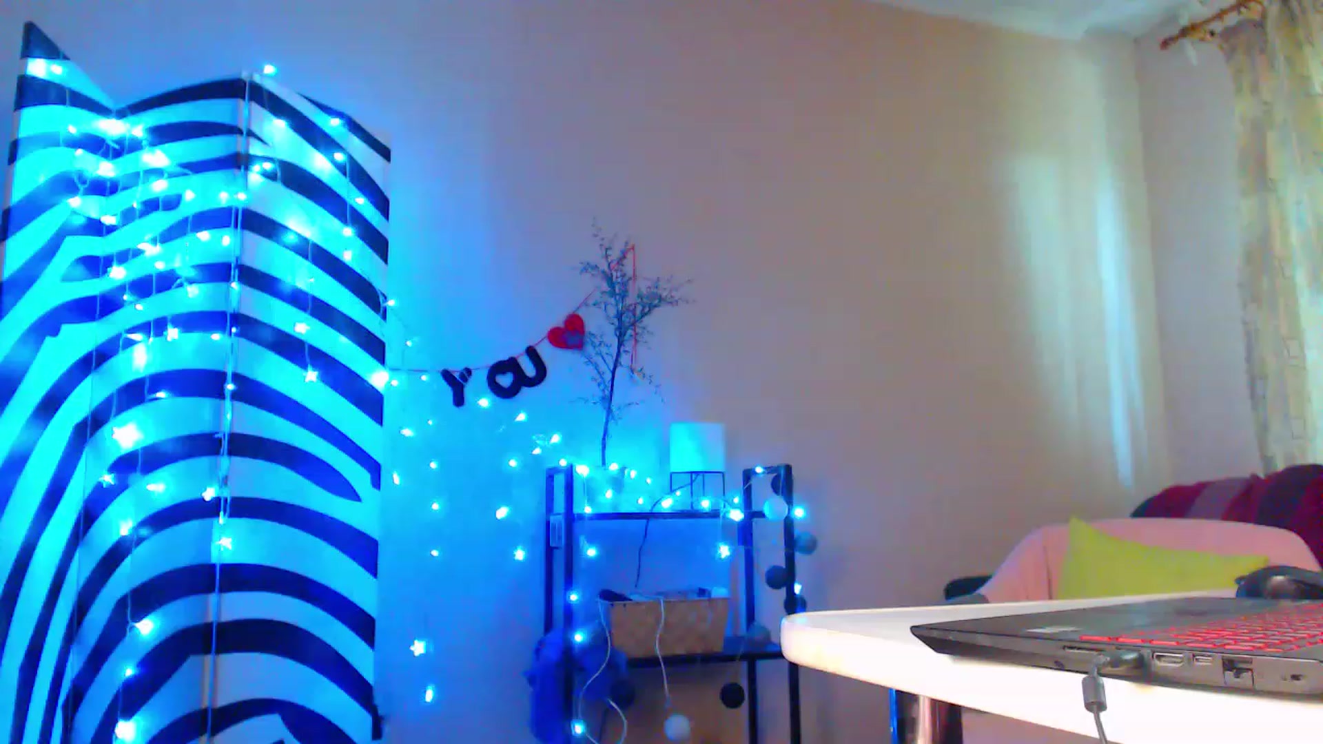 Gallery image thumbnail from Cos_Sexy's myfreecams stream on, 06/20/2023, 11:01 image 3 of 20