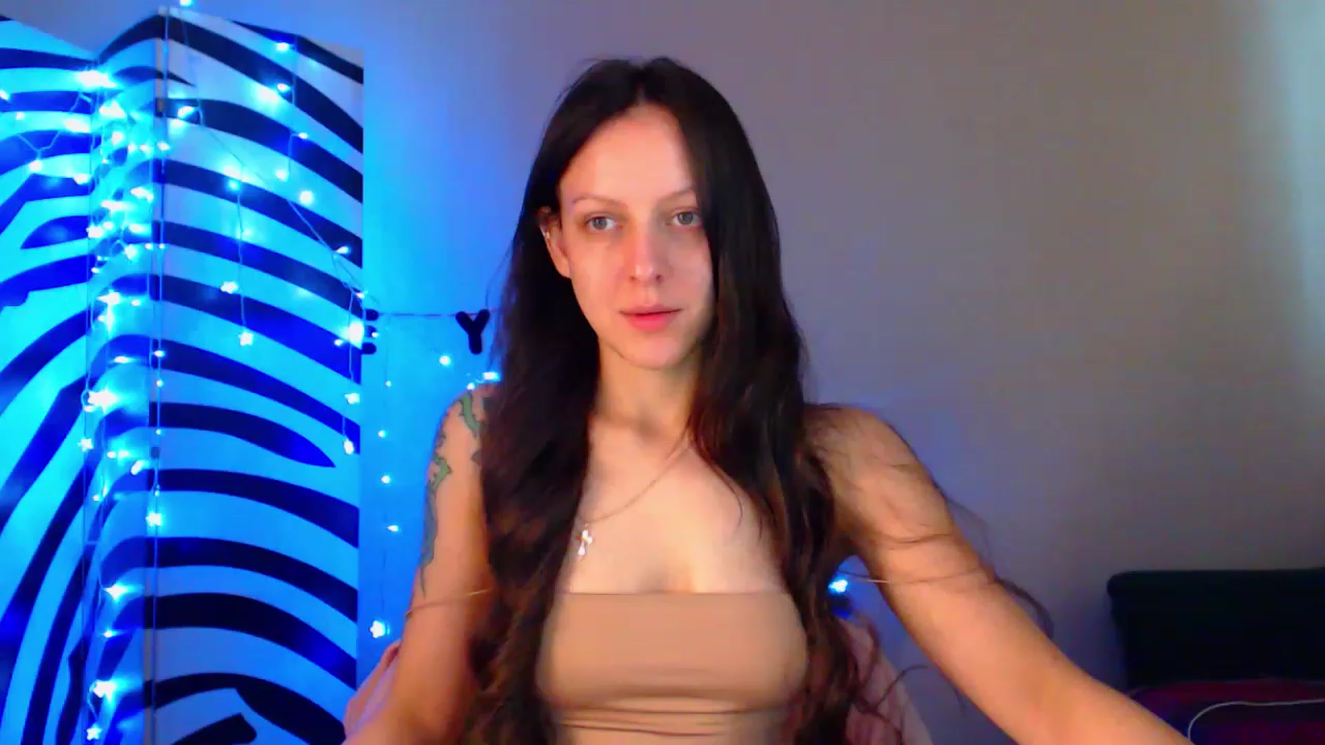 Gallery image thumbnail from Cos_Sexy's myfreecams stream on, 06/22/2023, 11:00 image 12 of 20