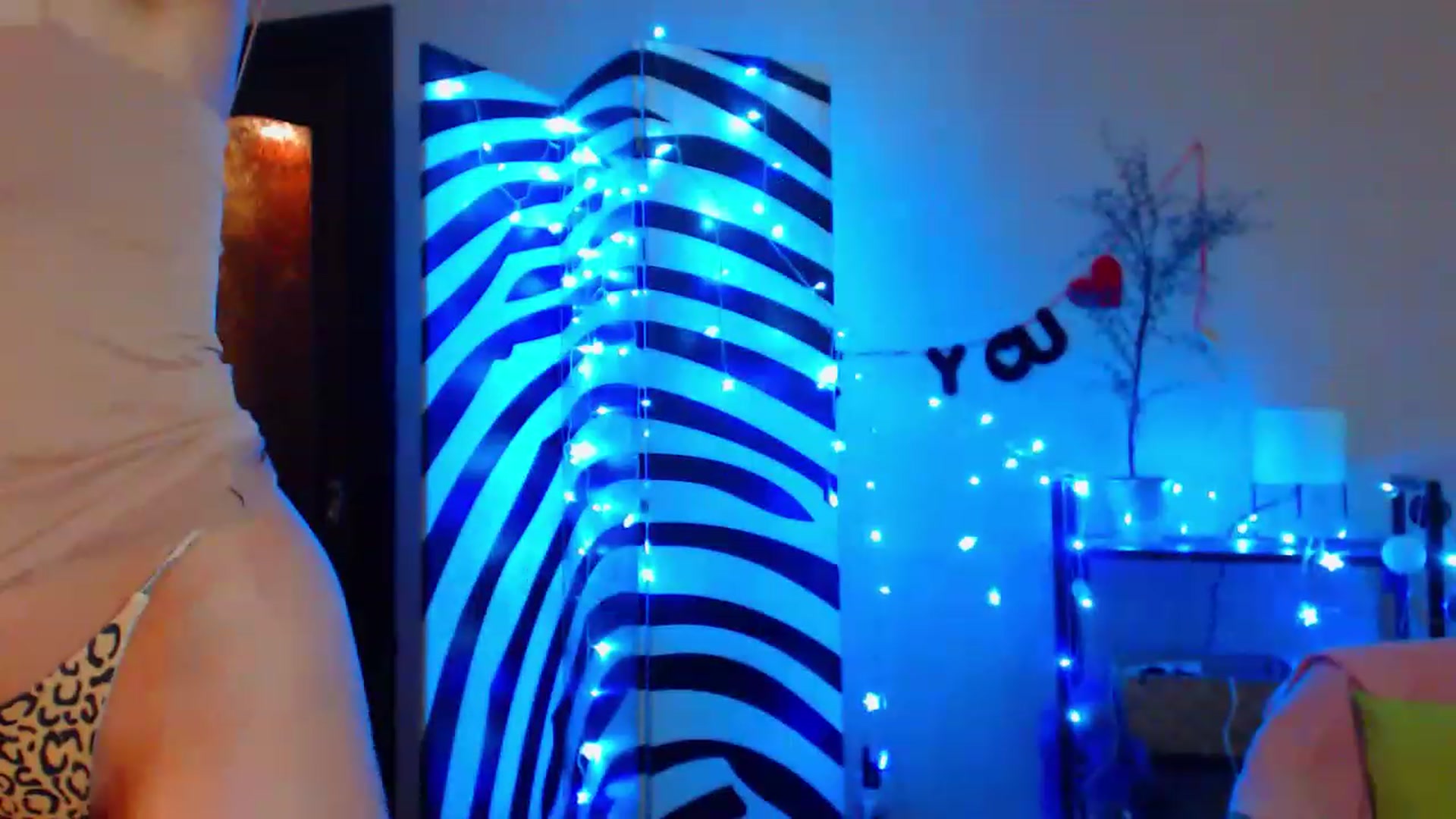 Gallery image thumbnail from Cos_Sexy's myfreecams stream on, 06/22/2023, 11:00 image 15 of 20