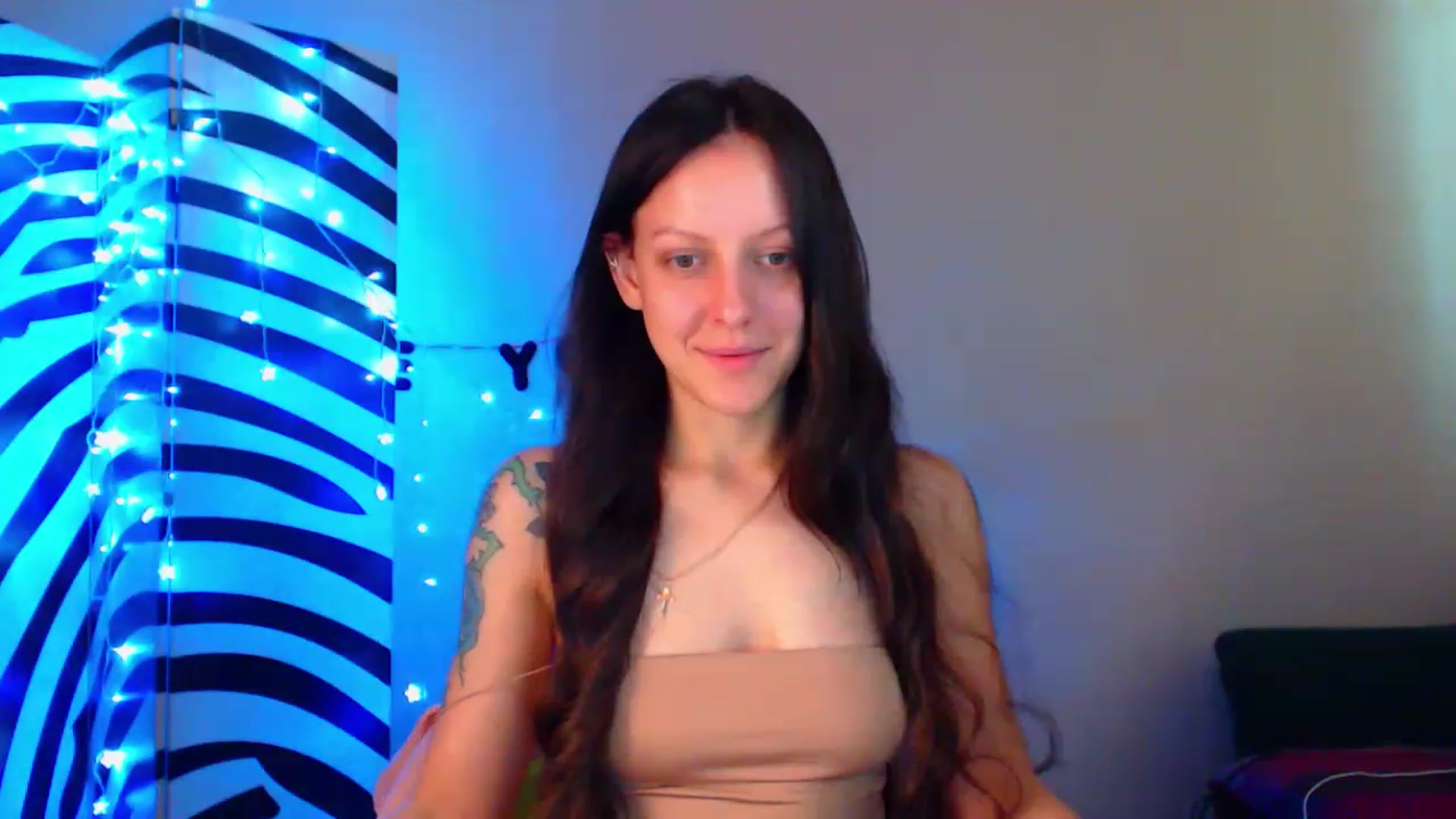 Gallery image thumbnail from Cos_Sexy's myfreecams stream on, 06/22/2023, 11:00 image 13 of 20