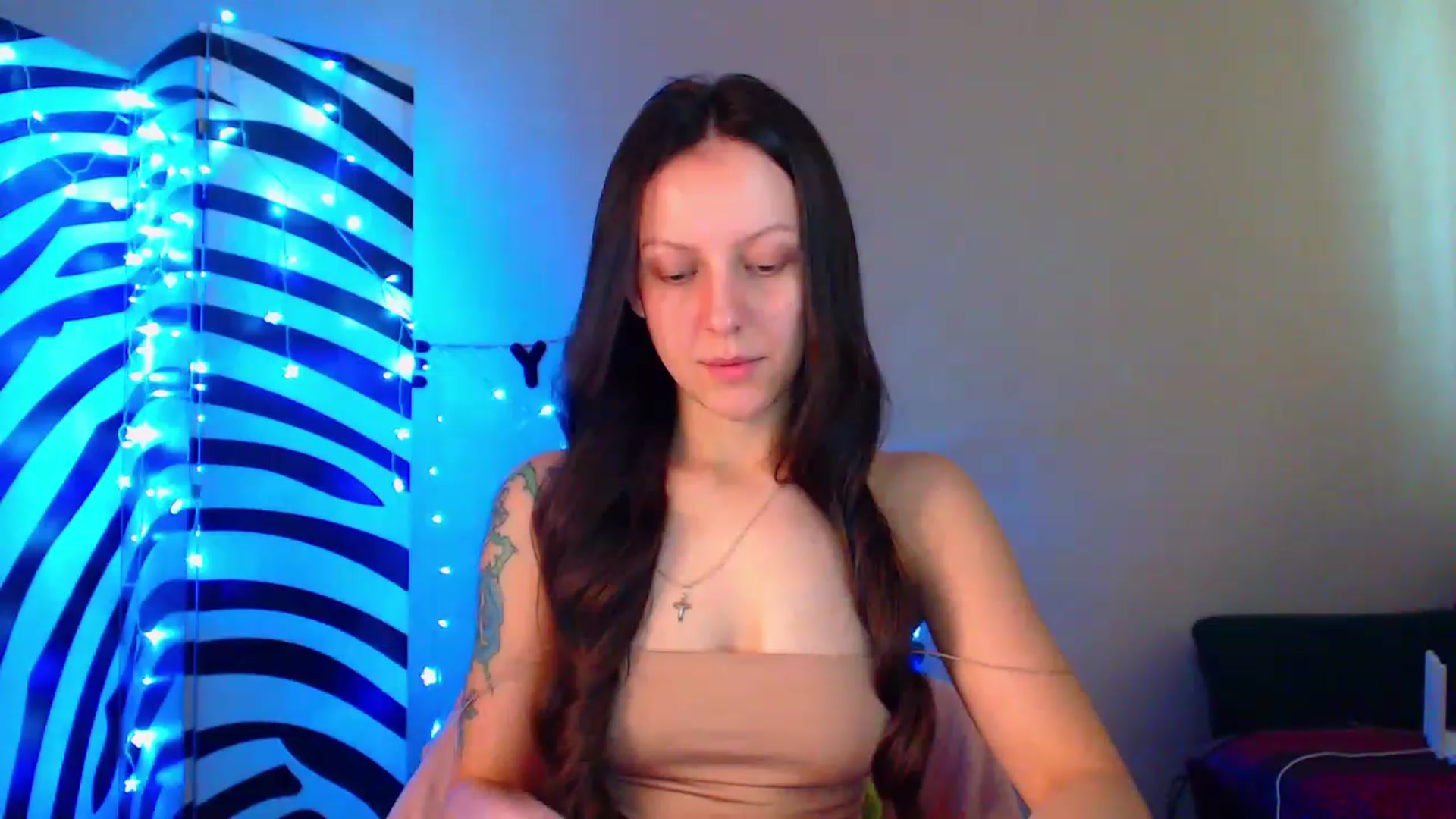 Gallery image thumbnail from Cos_Sexy's myfreecams stream on, 06/22/2023, 11:00 image 7 of 20
