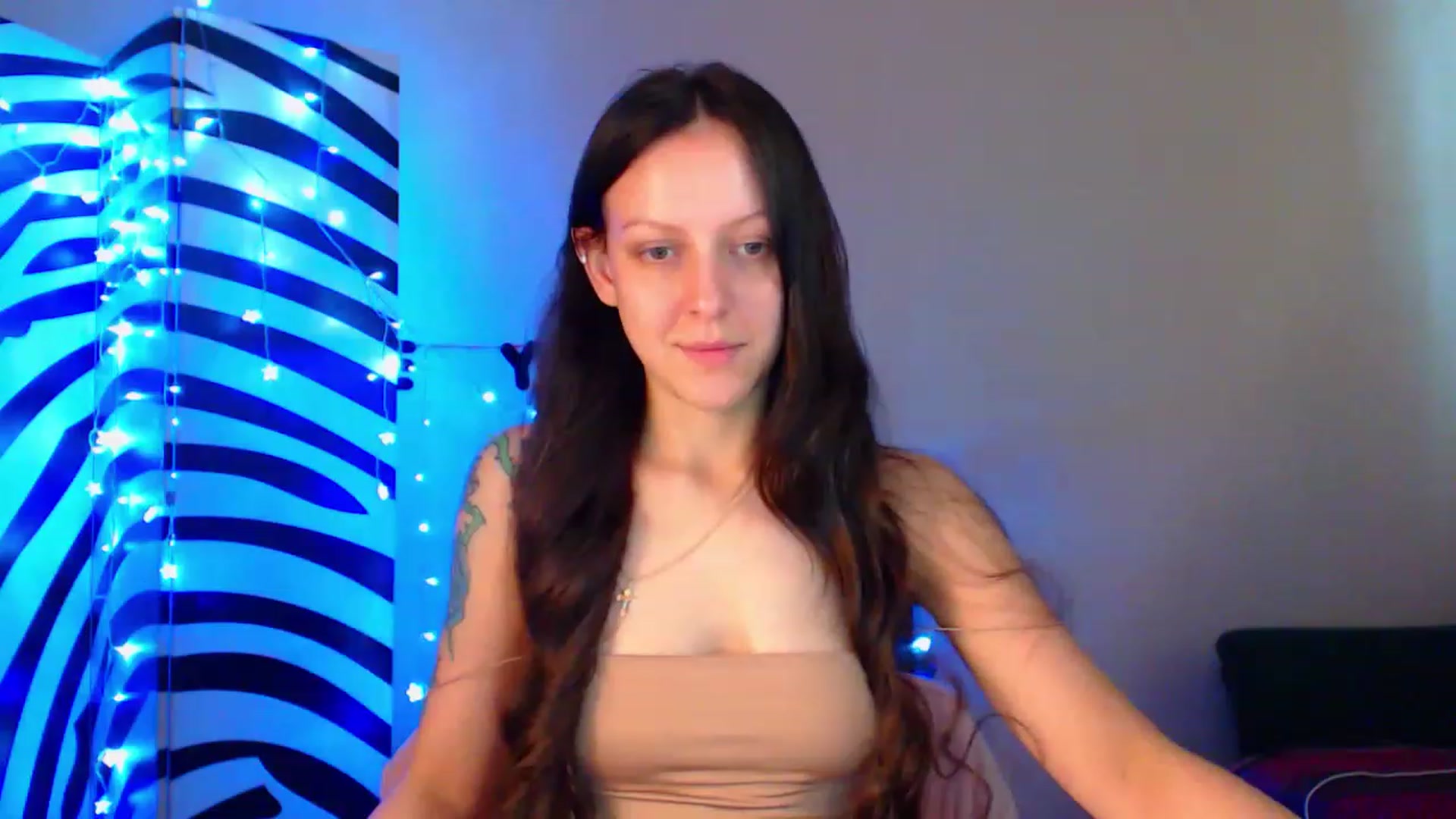 Gallery image thumbnail from Cos_Sexy's myfreecams stream on, 06/22/2023, 11:00 image 10 of 20