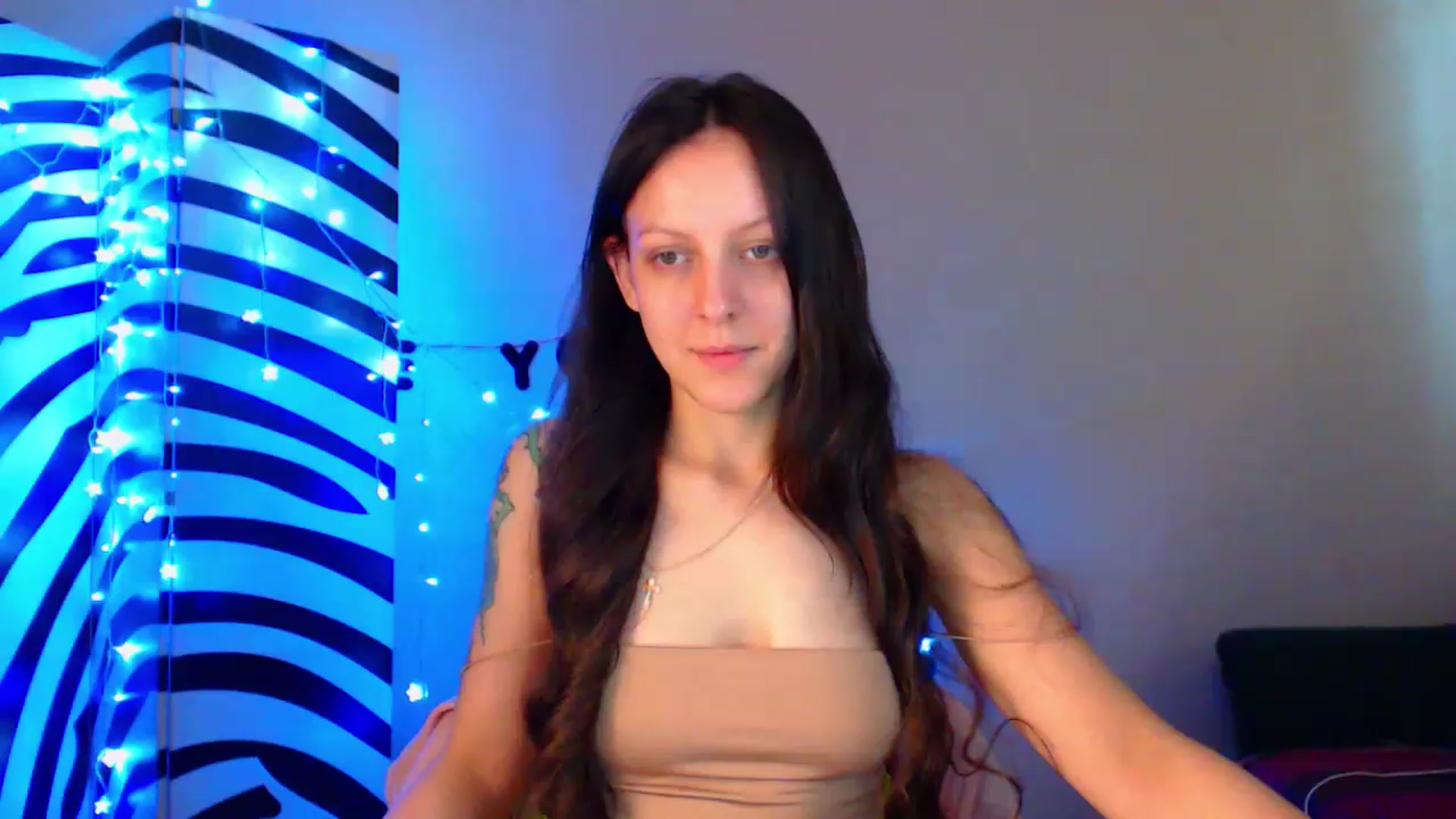 Gallery image thumbnail from Cos_Sexy's myfreecams stream on, 06/22/2023, 11:00 image 11 of 20