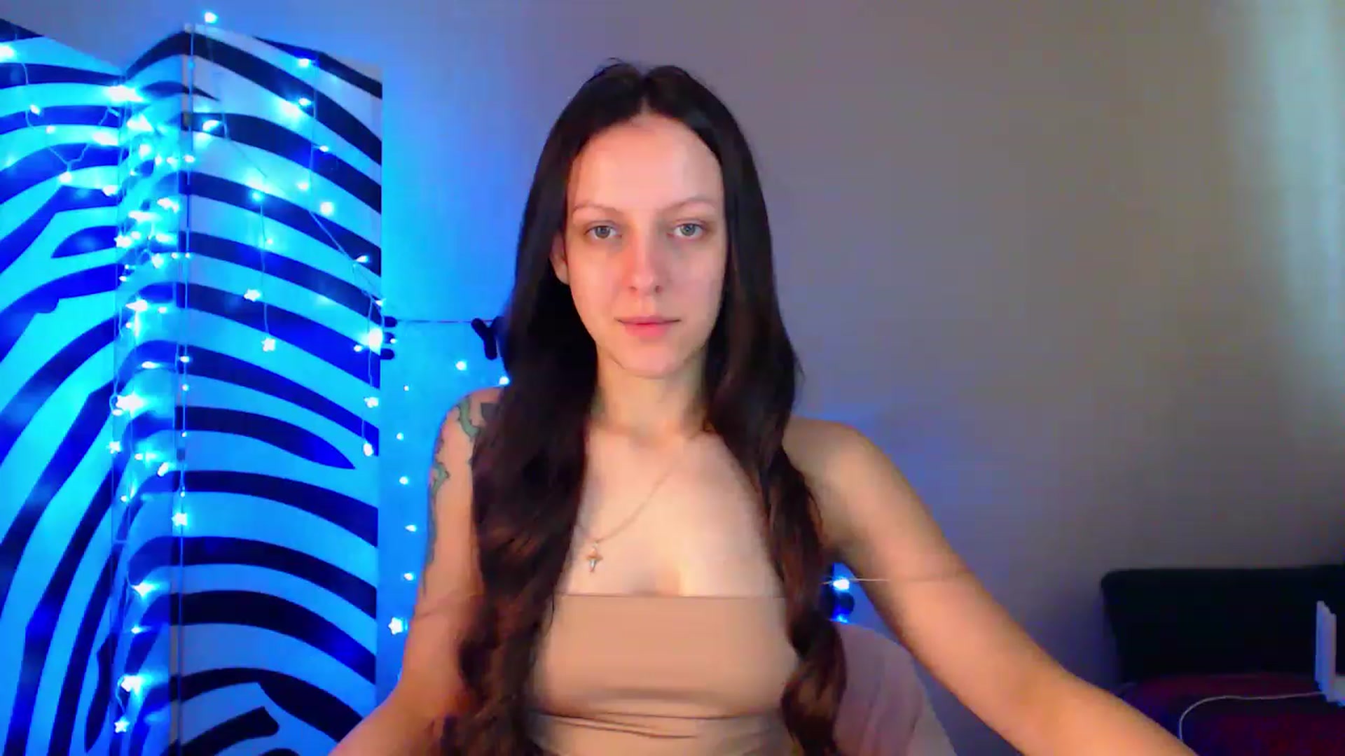 Gallery image thumbnail from Cos_Sexy's myfreecams stream on, 06/22/2023, 11:00 image 3 of 20