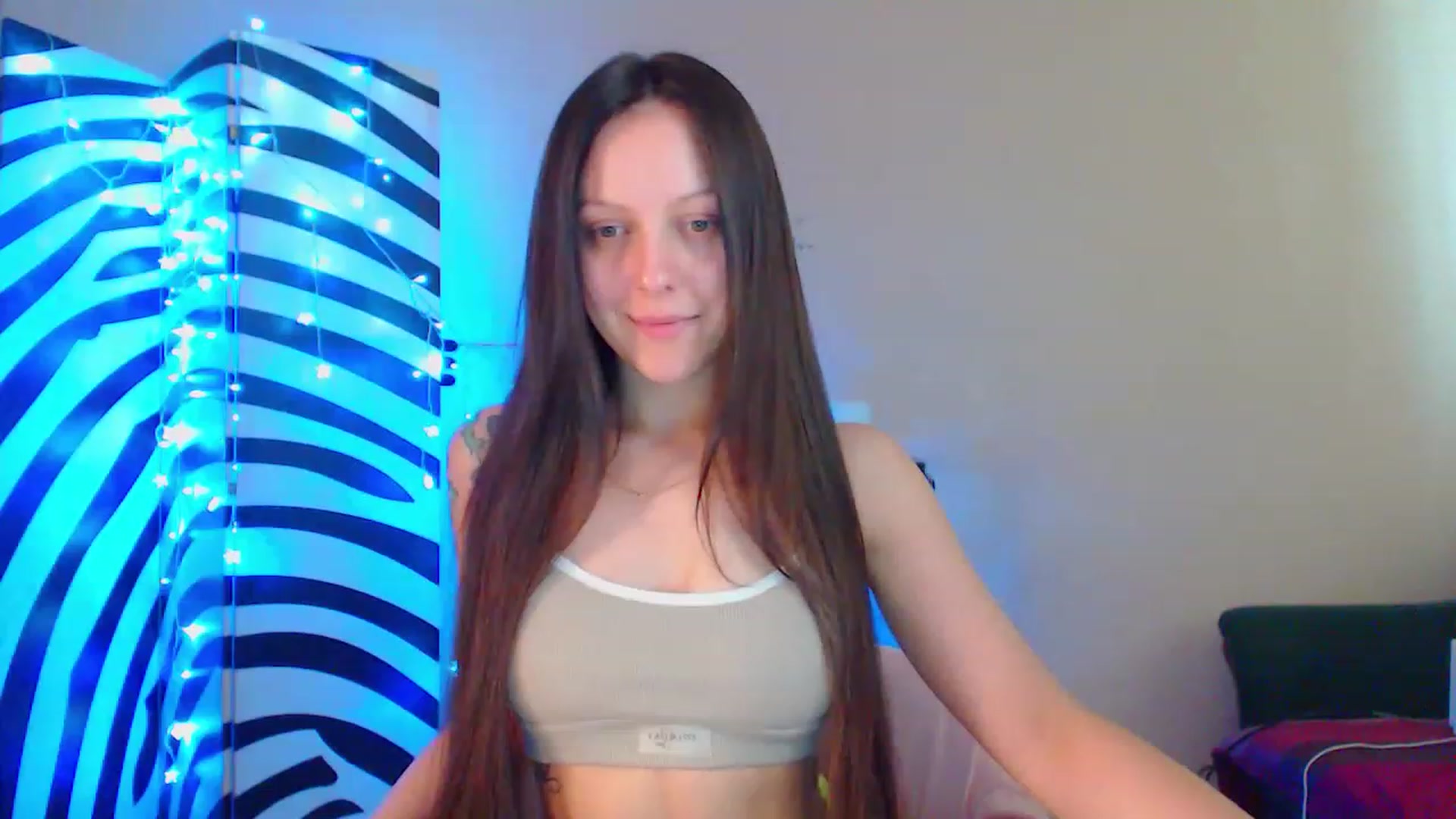 Gallery image thumbnail from Cos_Sexy's myfreecams stream on, 06/26/2023, 13:05 image 10 of 20