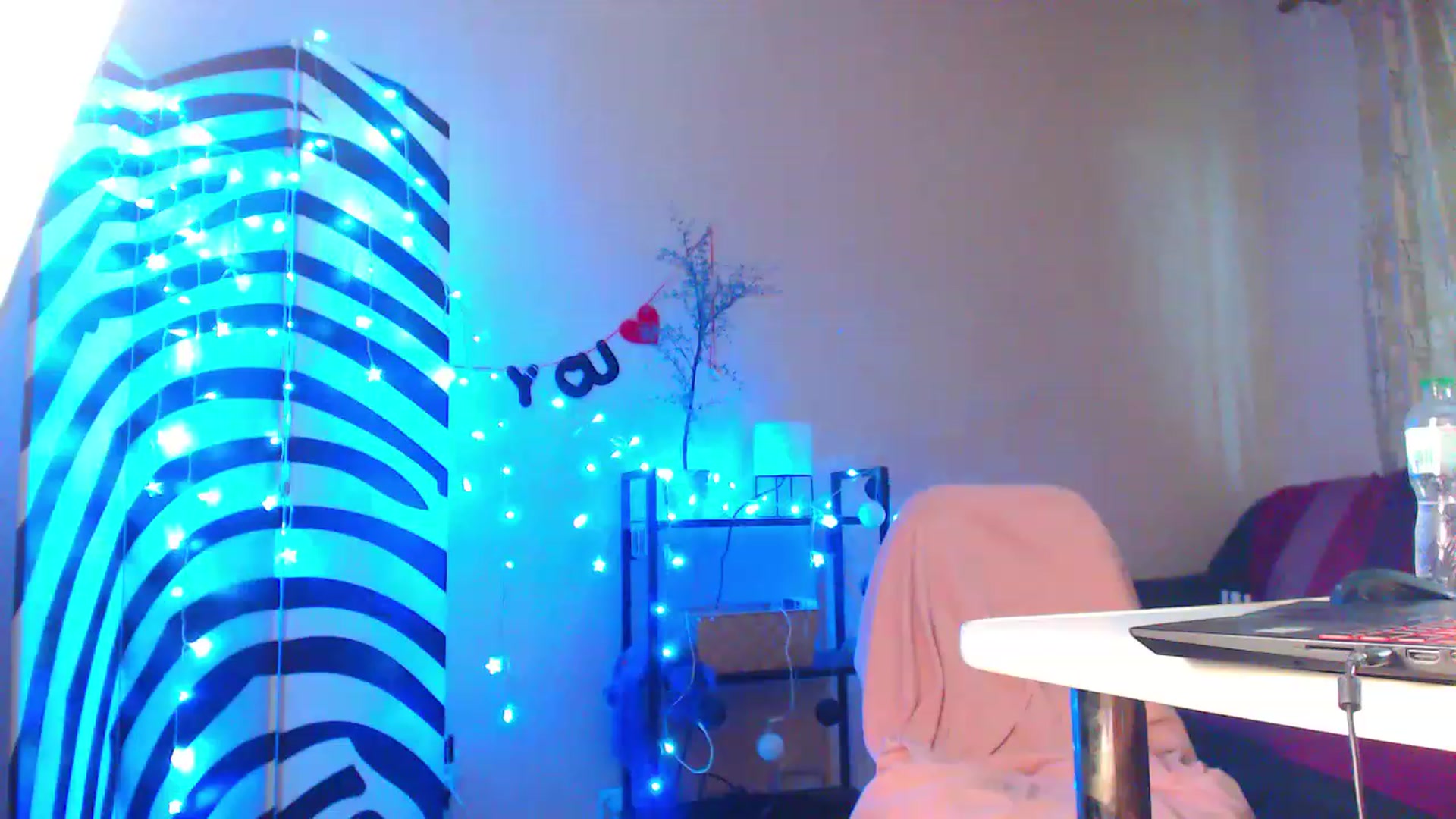 Gallery image thumbnail from Cos_Sexy's myfreecams stream on, 06/28/2023, 13:15 image 20 of 20