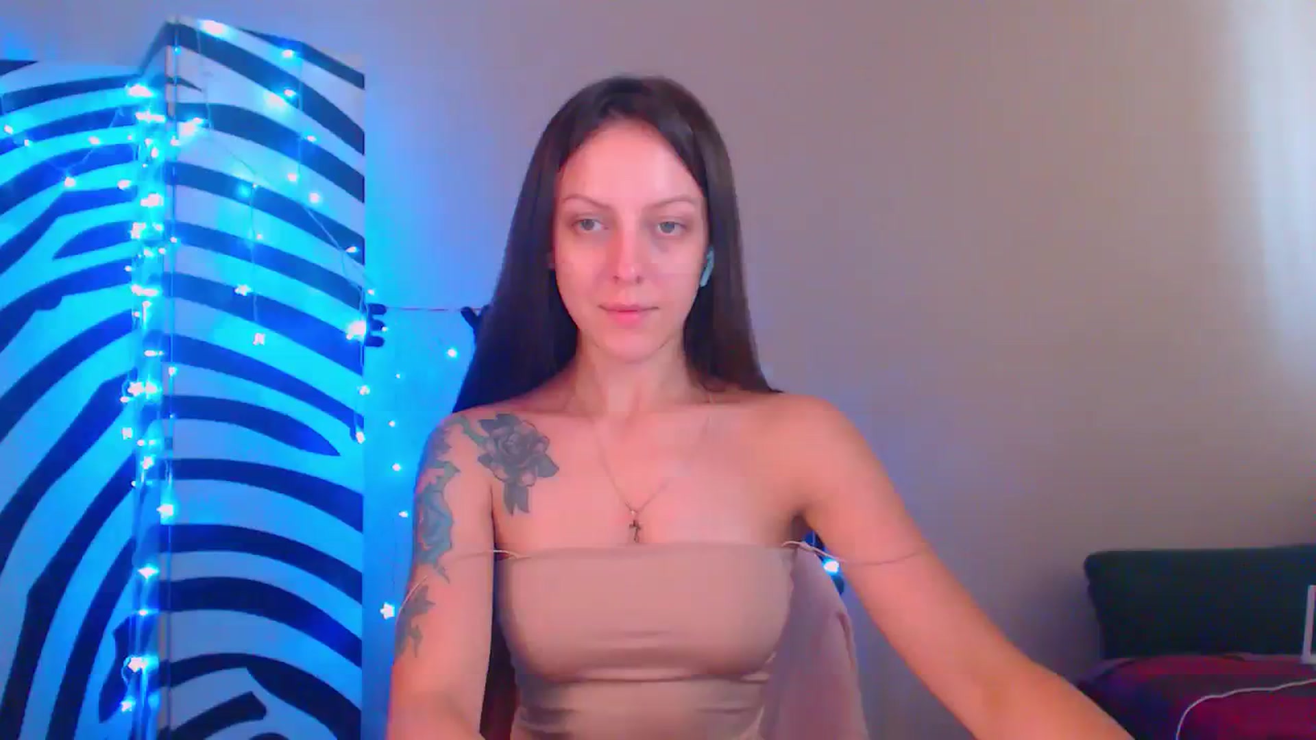 Gallery image thumbnail from Cos_Sexy's myfreecams stream on, 08/07/2023, 13:21 image 1 of 20