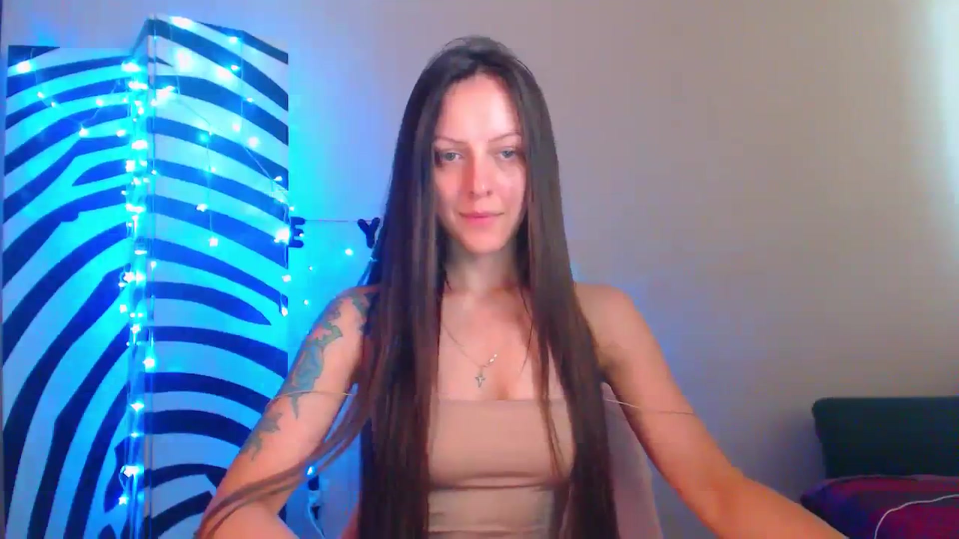 Gallery image thumbnail from Cos_Sexy's myfreecams stream on, 08/08/2023, 11:46 image 16 of 20