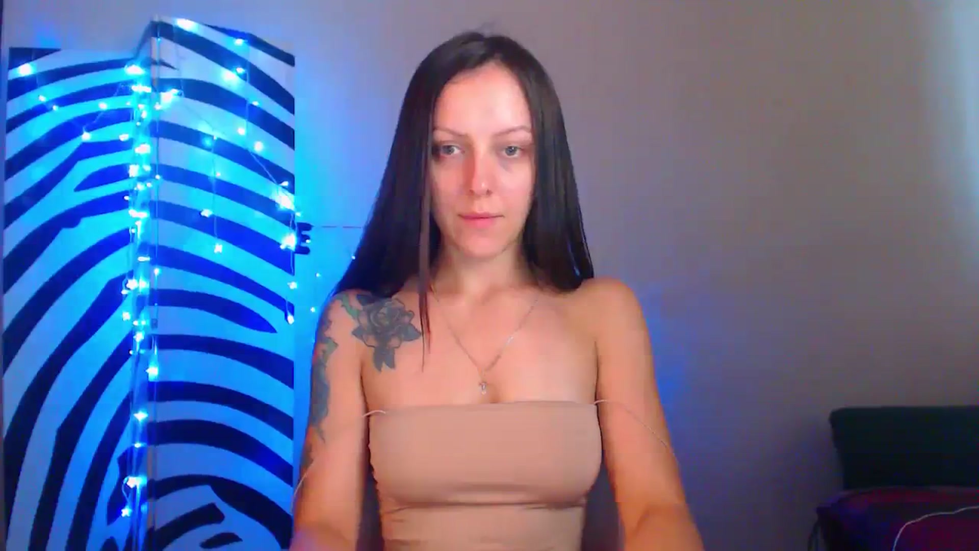 Gallery image thumbnail from Cos_Sexy's myfreecams stream on, 08/08/2023, 11:46 image 3 of 20