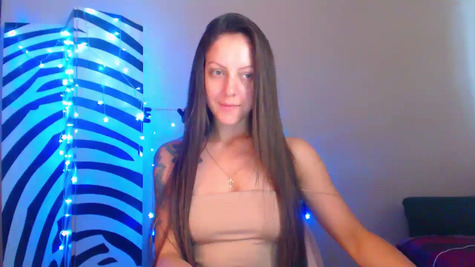 Gallery image thumbnail from Cos_Sexy's myfreecams stream on, 08/08/2023, 11:46 image 6 of 20