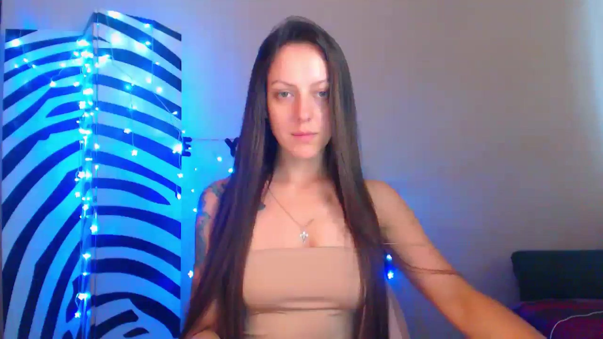 Gallery image thumbnail from Cos_Sexy's myfreecams stream on, 08/08/2023, 11:46 image 9 of 20
