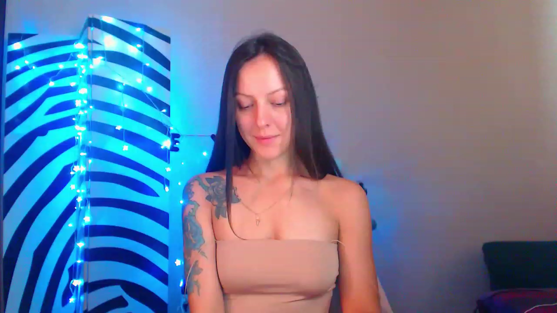 Gallery image thumbnail from Cos_Sexy's myfreecams stream on, 08/09/2023, 08:51 image 17 of 20