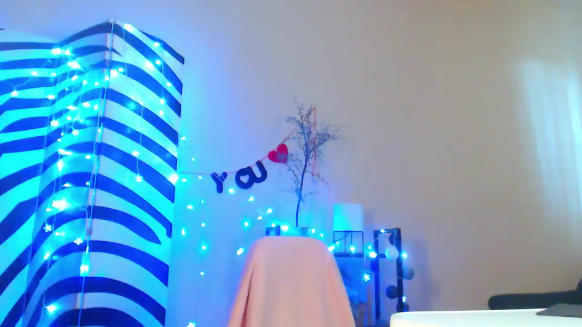 Gallery image thumbnail from Cos_Sexy's myfreecams stream on, 08/09/2023, 10:57 image 18 of 20