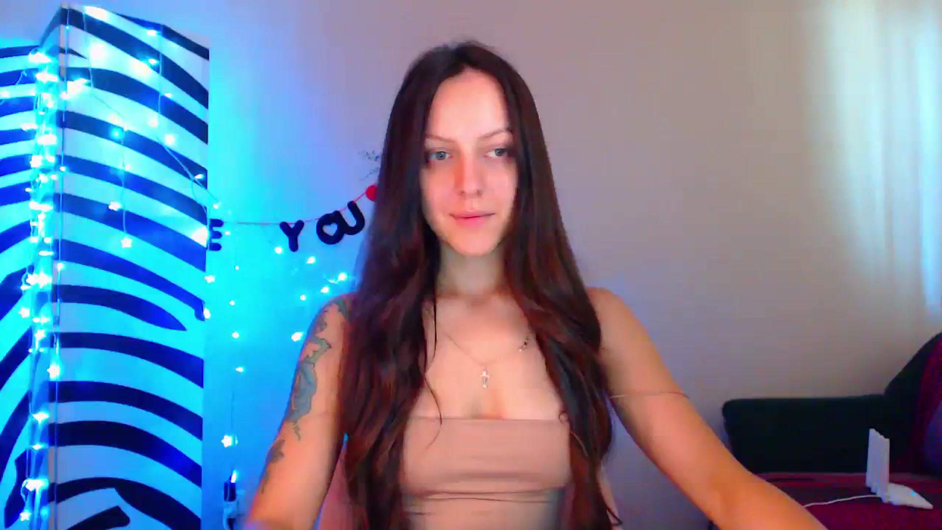 Gallery image thumbnail from Cos_Sexy's myfreecams stream on, 08/16/2023, 10:20 image 1 of 20