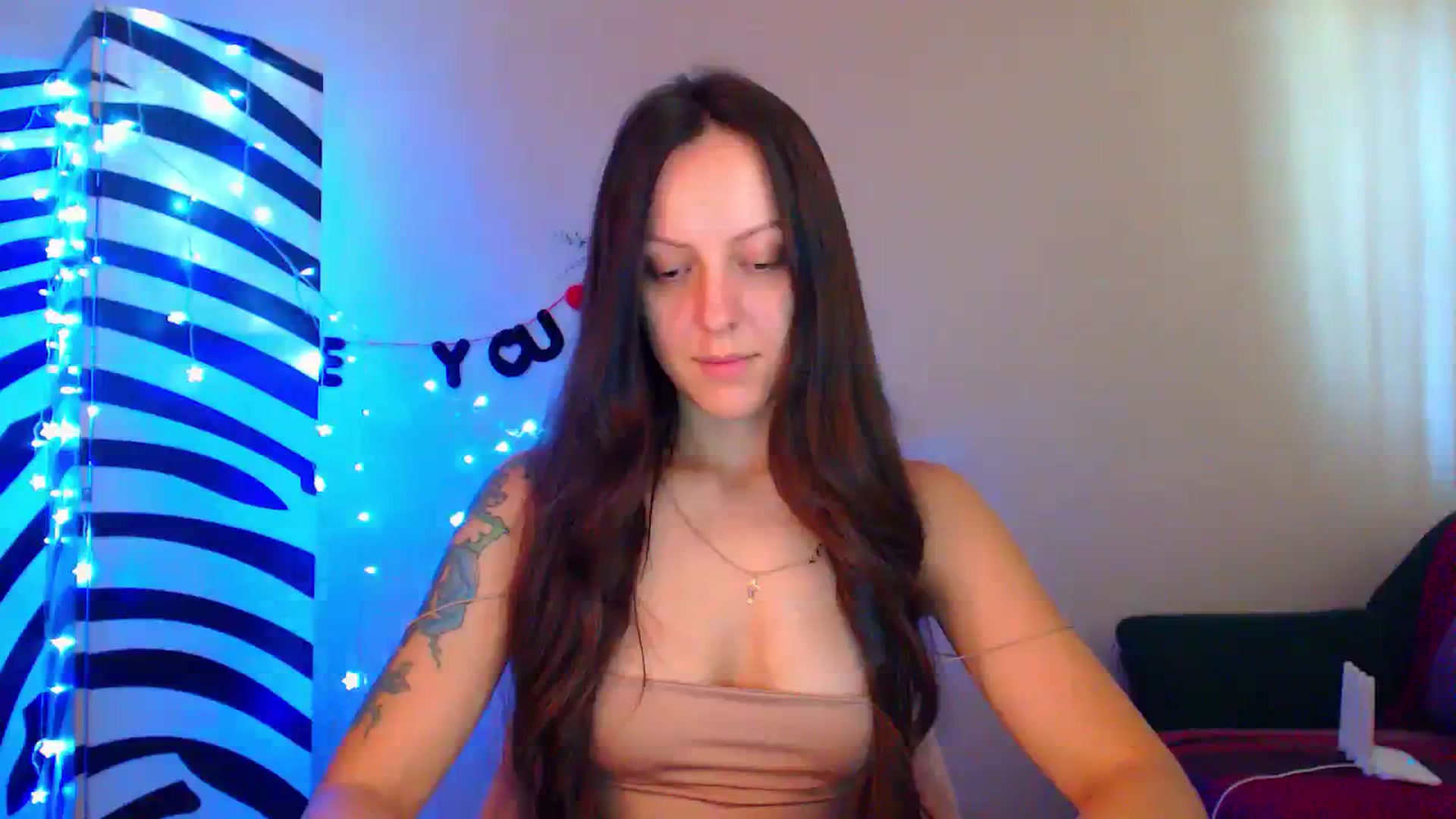 Gallery image thumbnail from Cos_Sexy's myfreecams stream on, 08/16/2023, 10:20 image 6 of 20