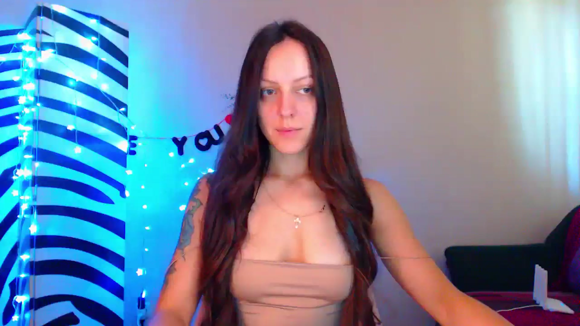 Gallery image thumbnail from Cos_Sexy's myfreecams stream on, 08/16/2023, 10:20 image 9 of 20