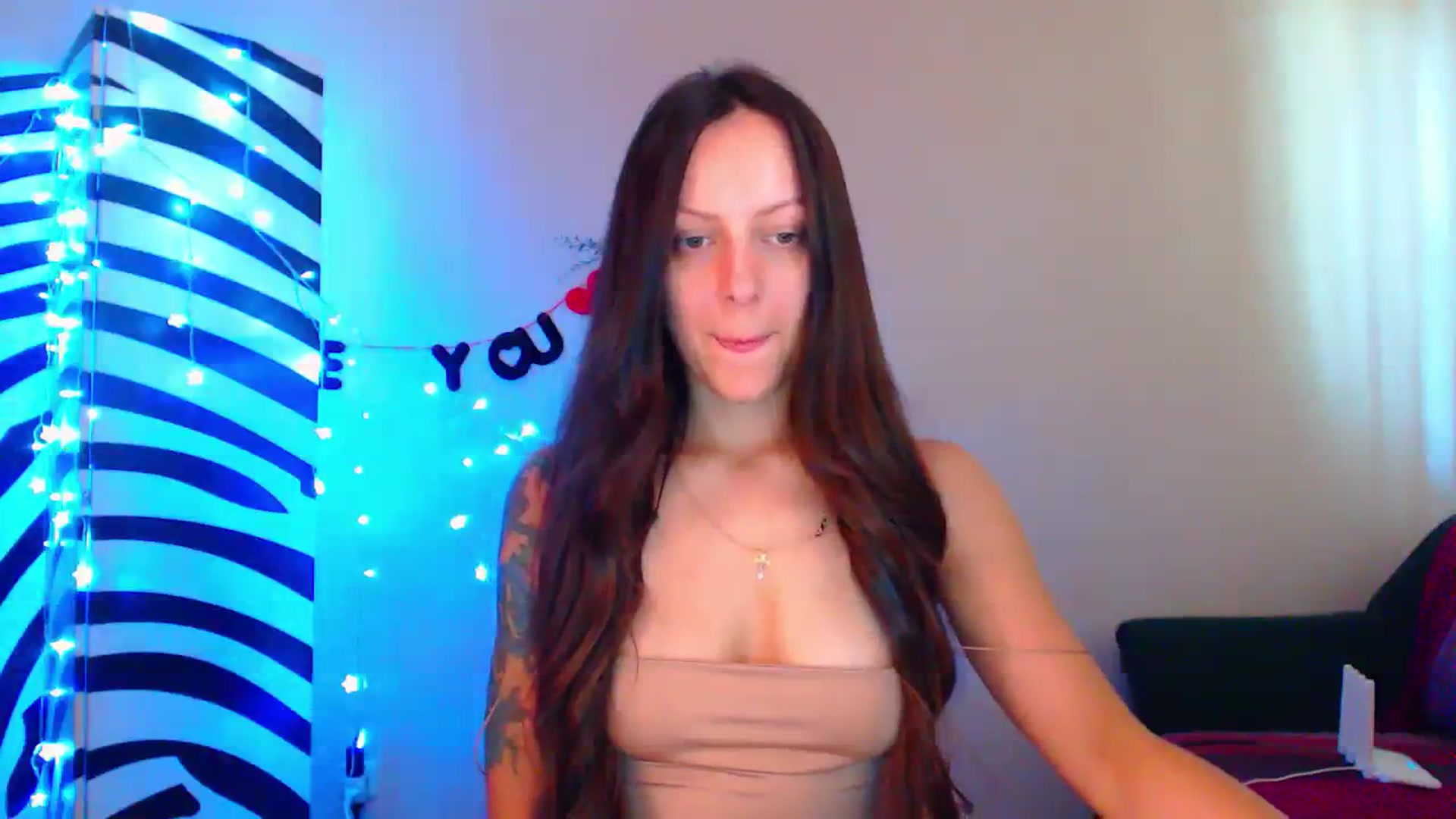 Gallery image thumbnail from Cos_Sexy's myfreecams stream on, 08/16/2023, 10:20 image 10 of 20