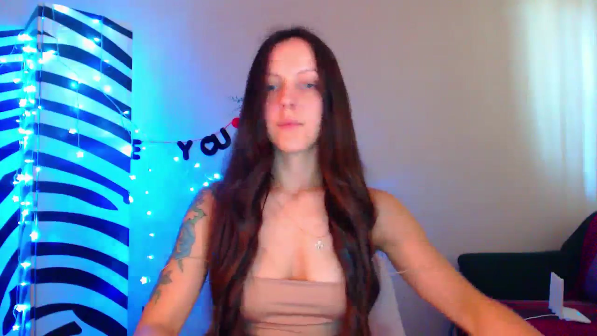 Gallery image thumbnail from Cos_Sexy's myfreecams stream on, 08/16/2023, 10:20 image 17 of 20