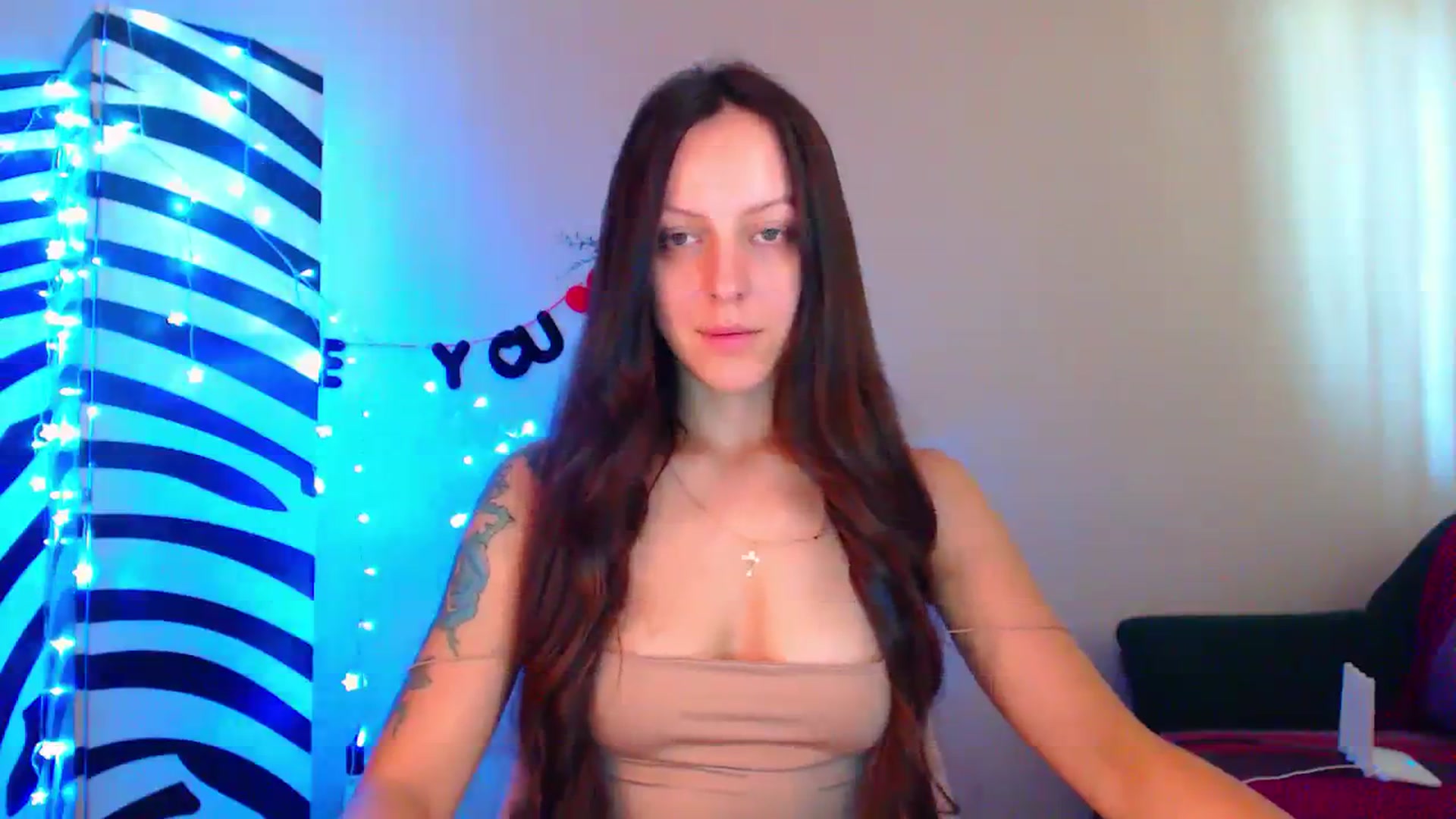 Gallery image thumbnail from Cos_Sexy's myfreecams stream on, 08/16/2023, 10:20 image 13 of 20