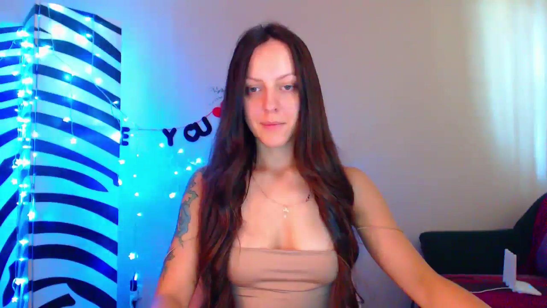 Gallery image thumbnail from Cos_Sexy's myfreecams stream on, 08/16/2023, 10:20 image 11 of 20