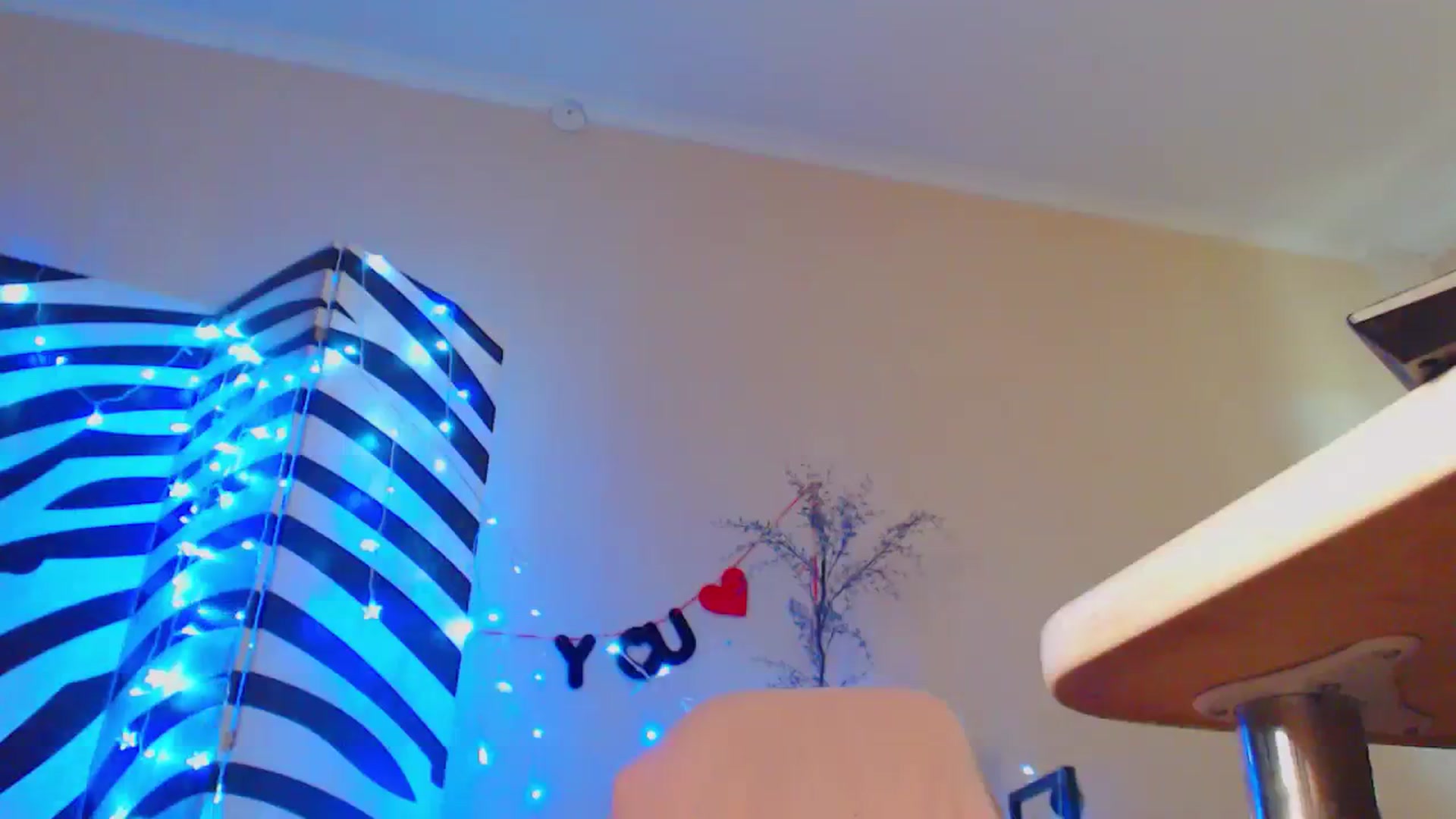 Gallery image thumbnail from Cos_Sexy's myfreecams stream on, 08/18/2023, 10:14 image 18 of 20