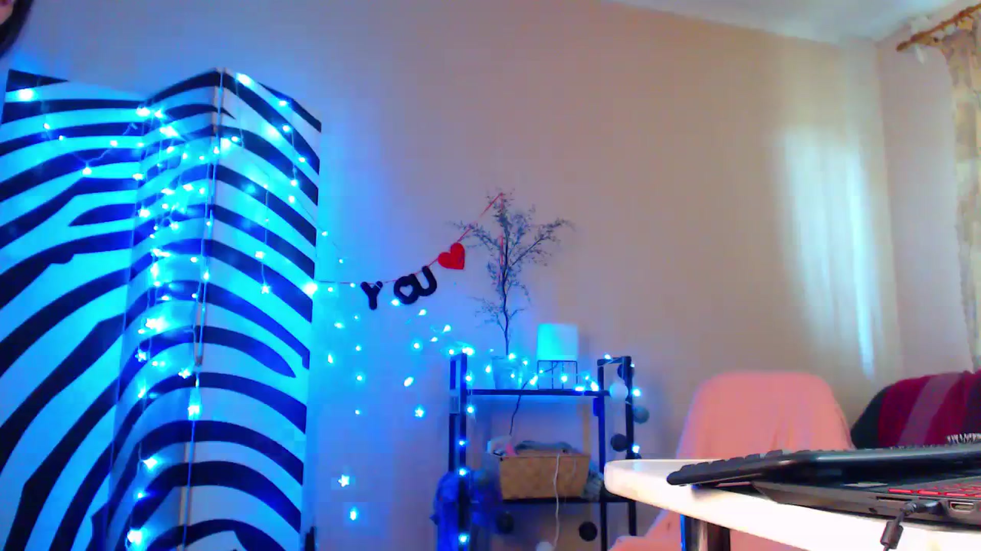 Gallery image thumbnail from Cos_Sexy's myfreecams stream on, 08/22/2023, 10:39 image 14 of 20