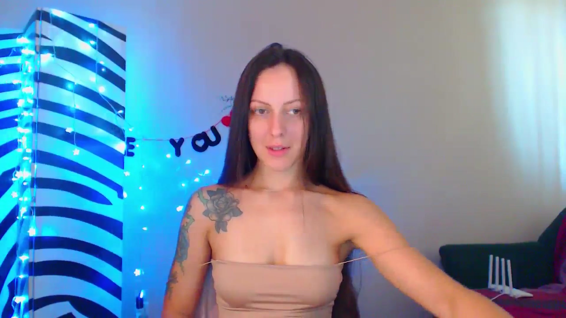 Gallery image thumbnail from Cos_Sexy's myfreecams stream on, 08/27/2023, 11:36 image 9 of 20